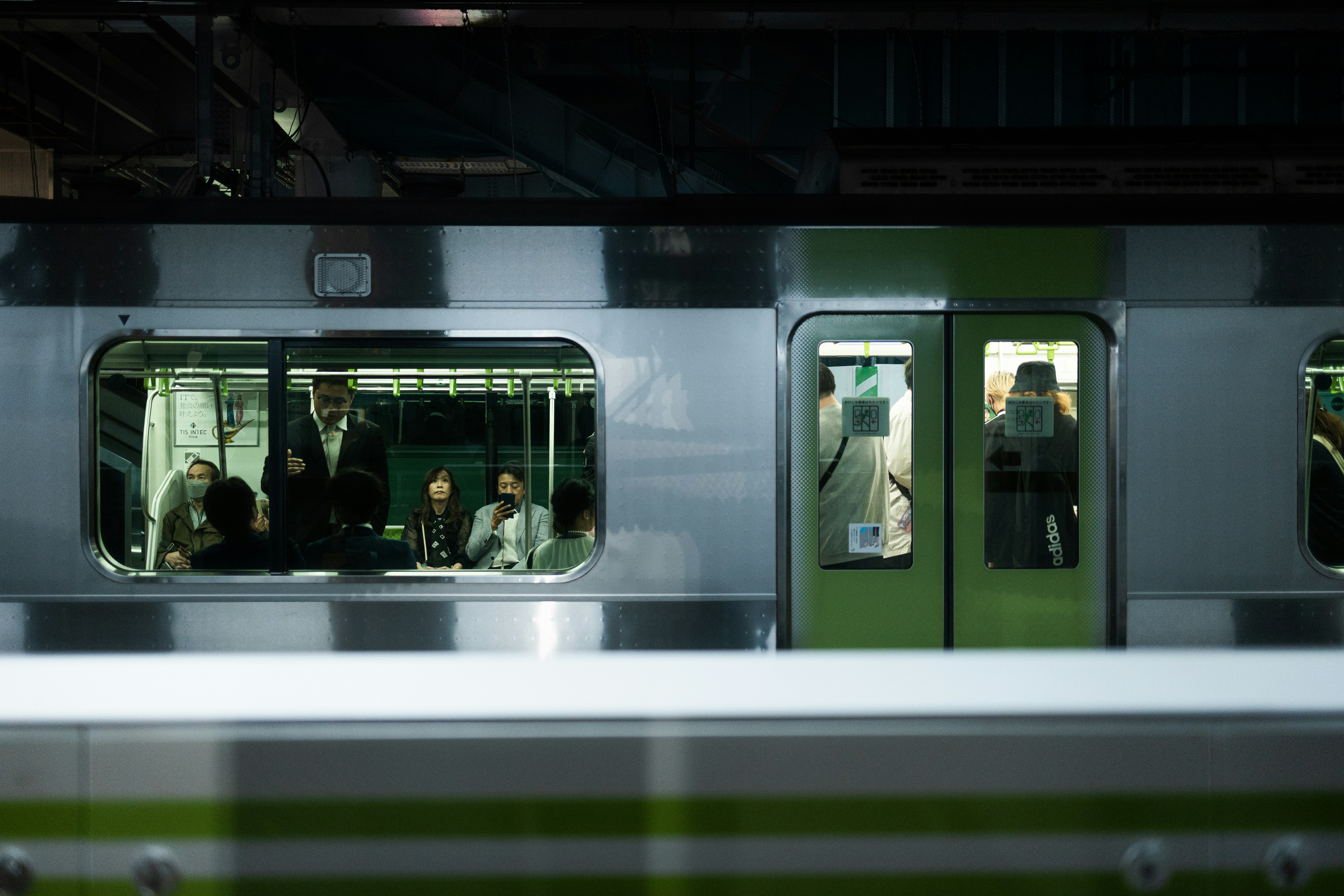 Japan New Year Transport: Navigate Crowds & Winter Delays Safely