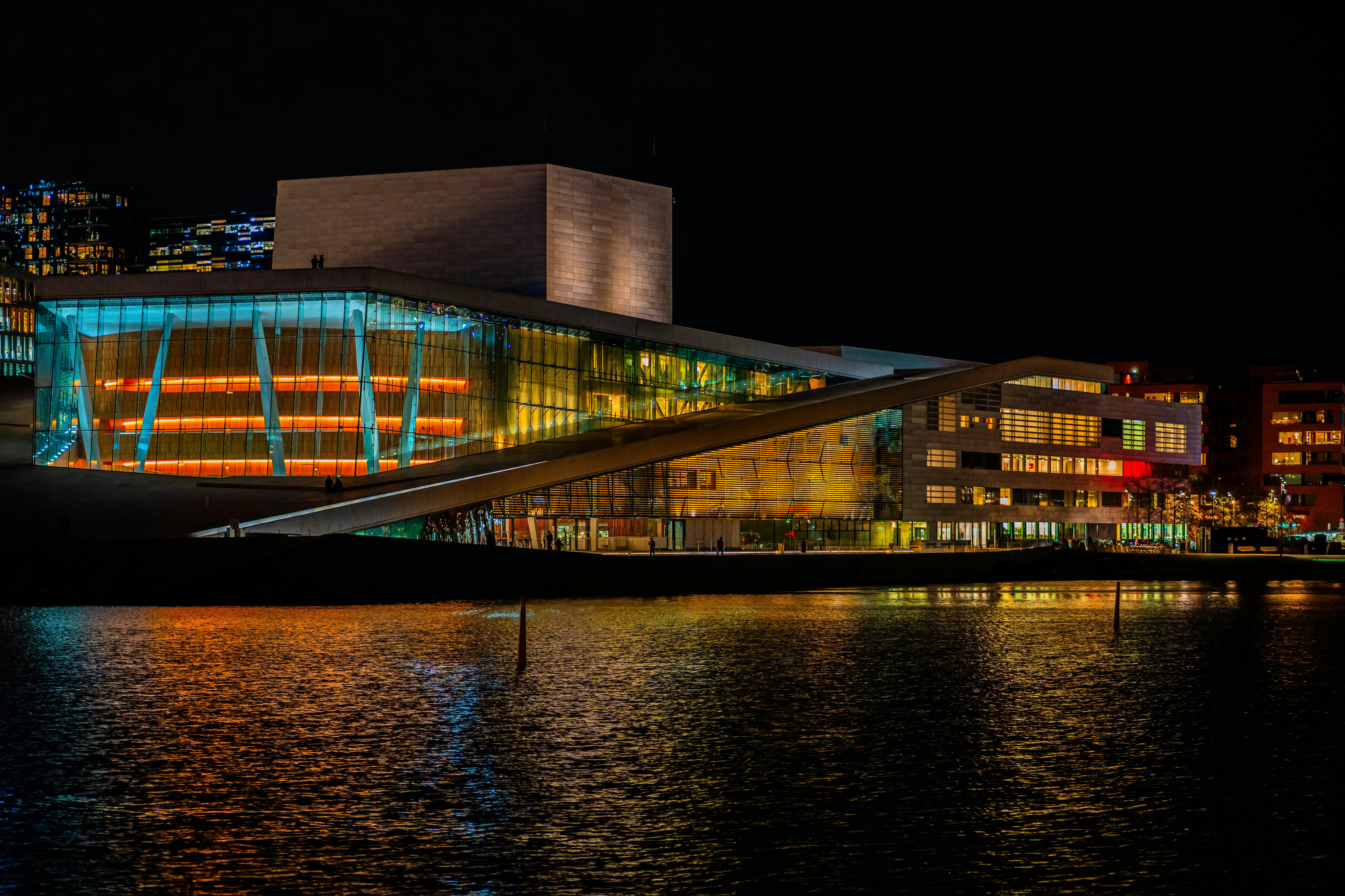 A large building with a lot of lights on it