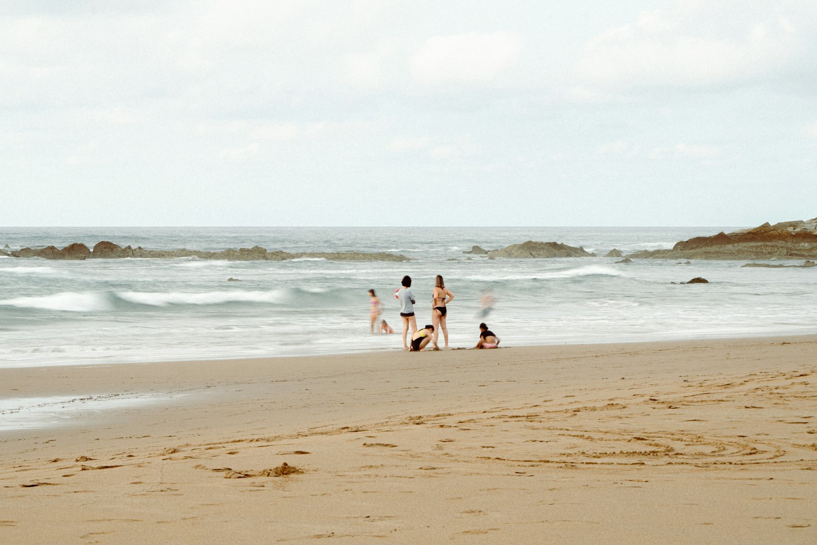 Het hoofdstrand loopt flauw af