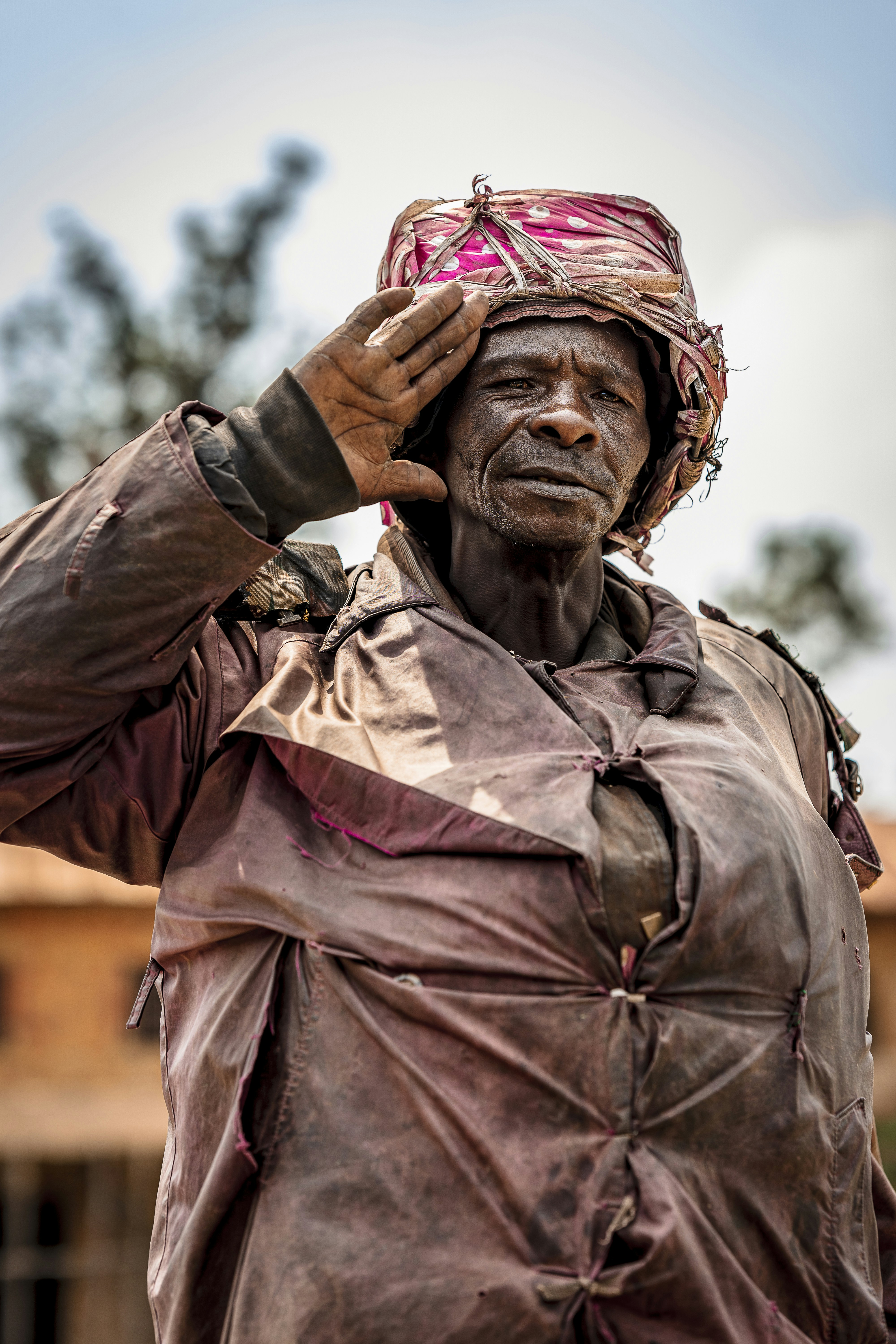 A statue of a man with a hat on his head
