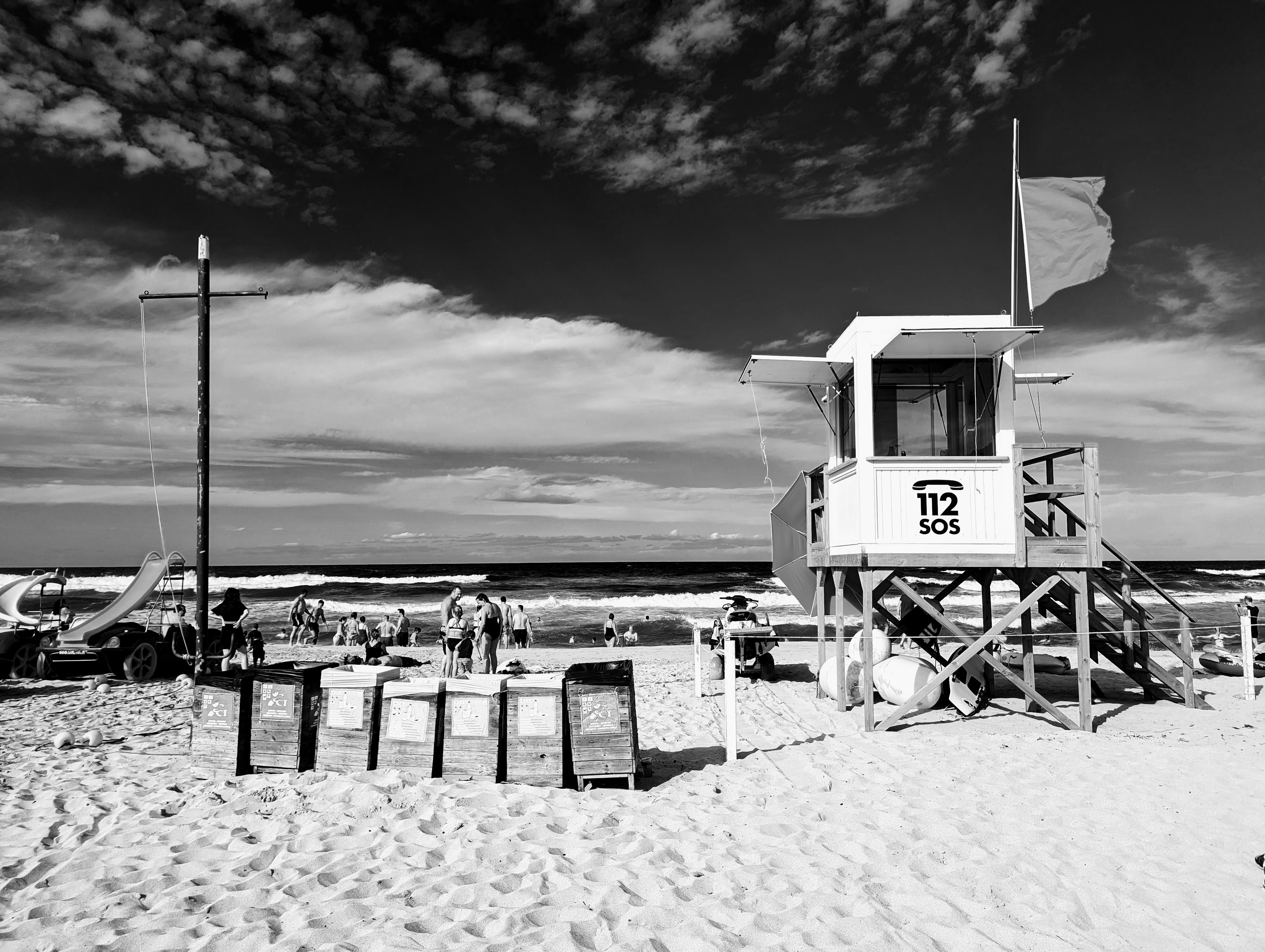 photo 1732710237860 c3f2a79fcaac?crop=entropy&cs=tinysrgb&fit=max&fm=jpg&ixid=M3w1MjQ0NjR8MHwxfHNlYXJjaHw0fHxFbWVyZ2VuY3klMjBTaGVsdGVyfGVufDB8MHx8fDE3NDM2NDM4MzV8MA&ixlib=rb 4.0