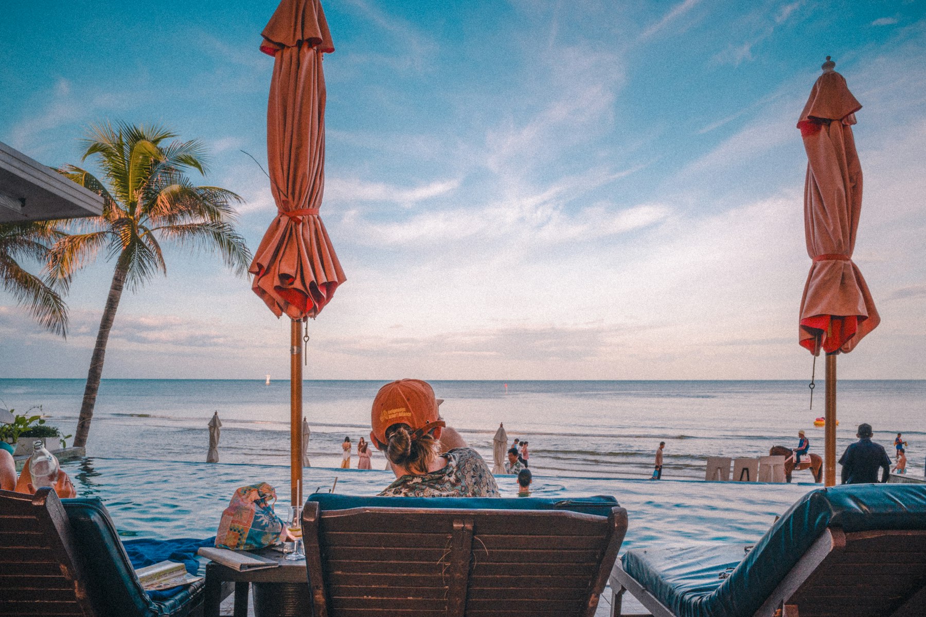 Retirement visa Hua Hin – beach chairs by the sea