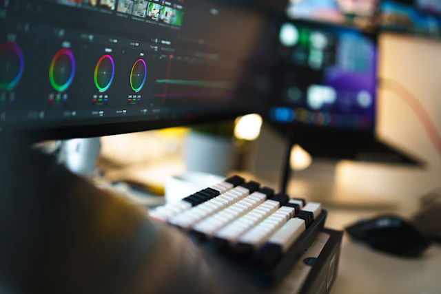 Estación de trabajo para edición, composición y posproducción audiovisual