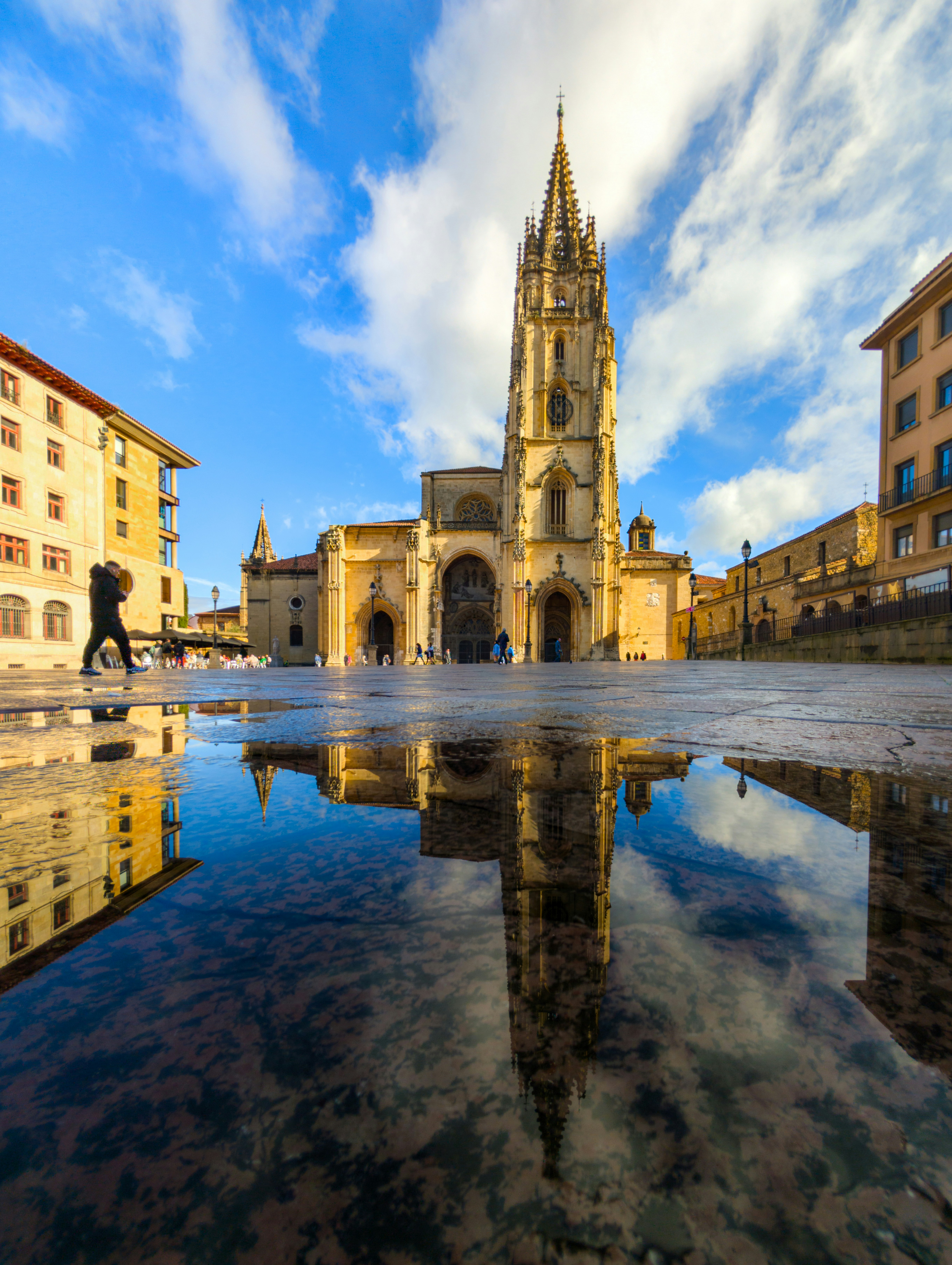 Oviedo Travel Guide
