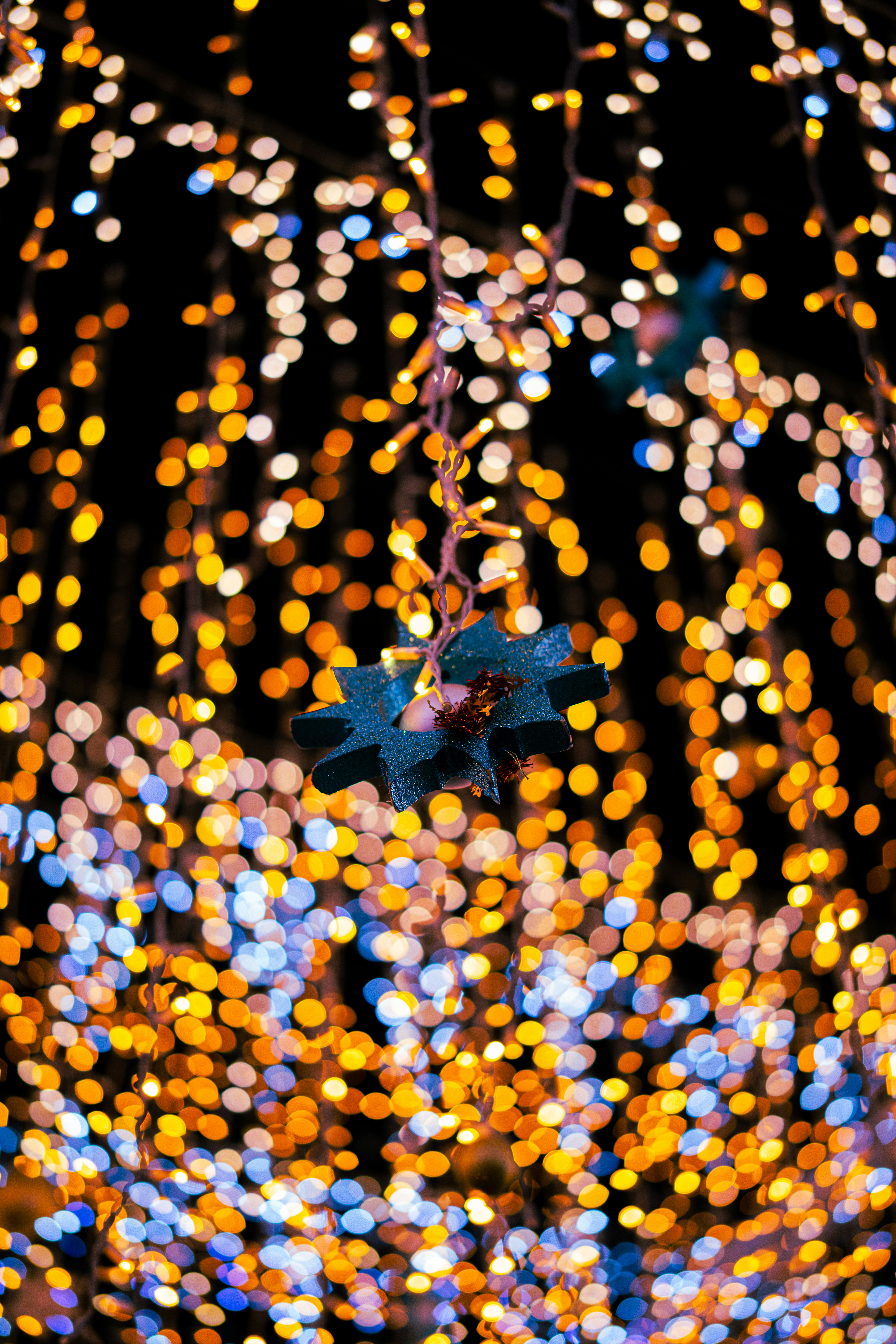 A bunch of lights that are on a pole
