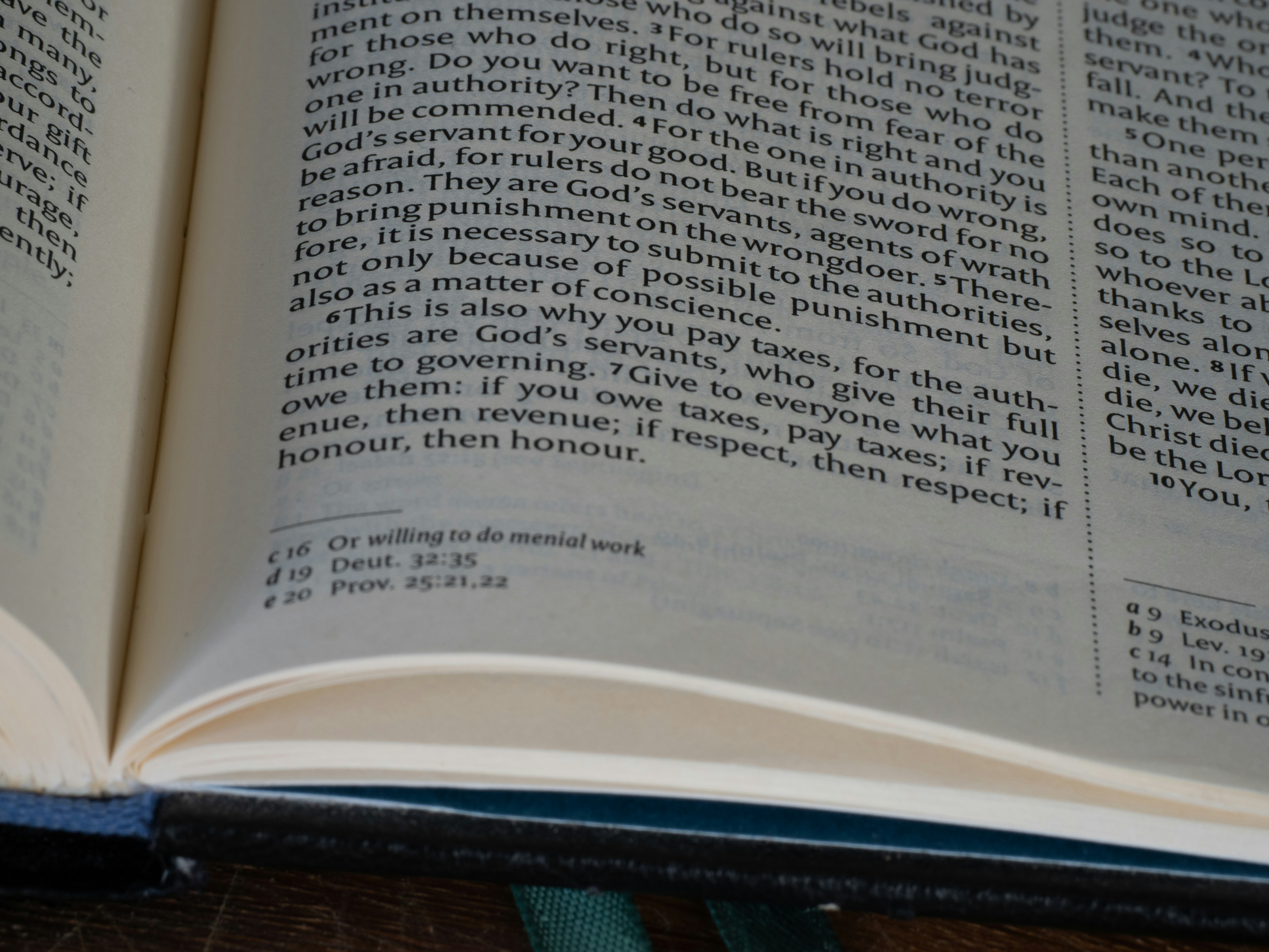 gavel resting on a law book titled "Florida Statutes" - boynton beach wrongful death lawyer