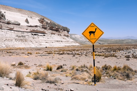 peru sign: peru travel tips