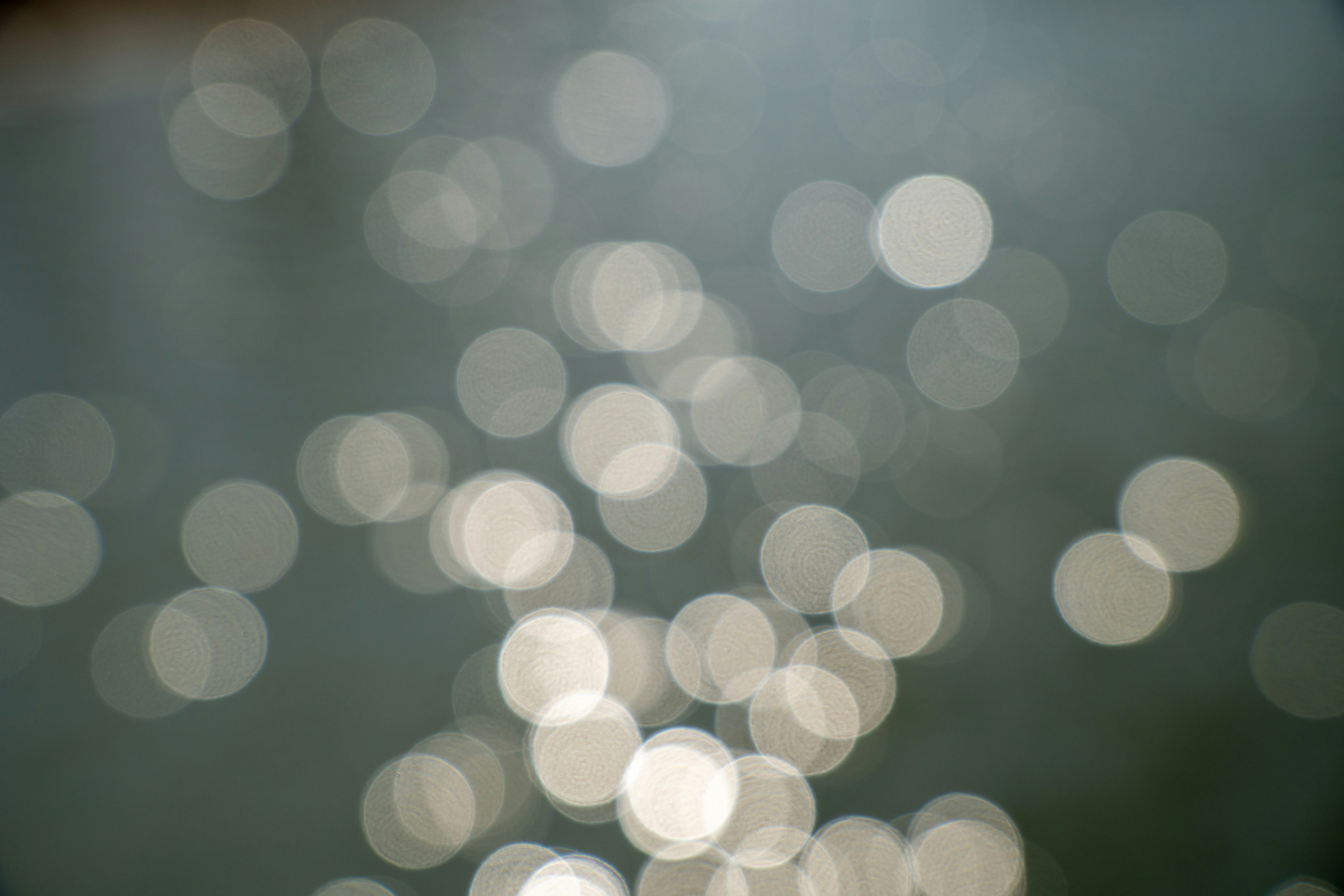 A blurry photo of a blurry image of water