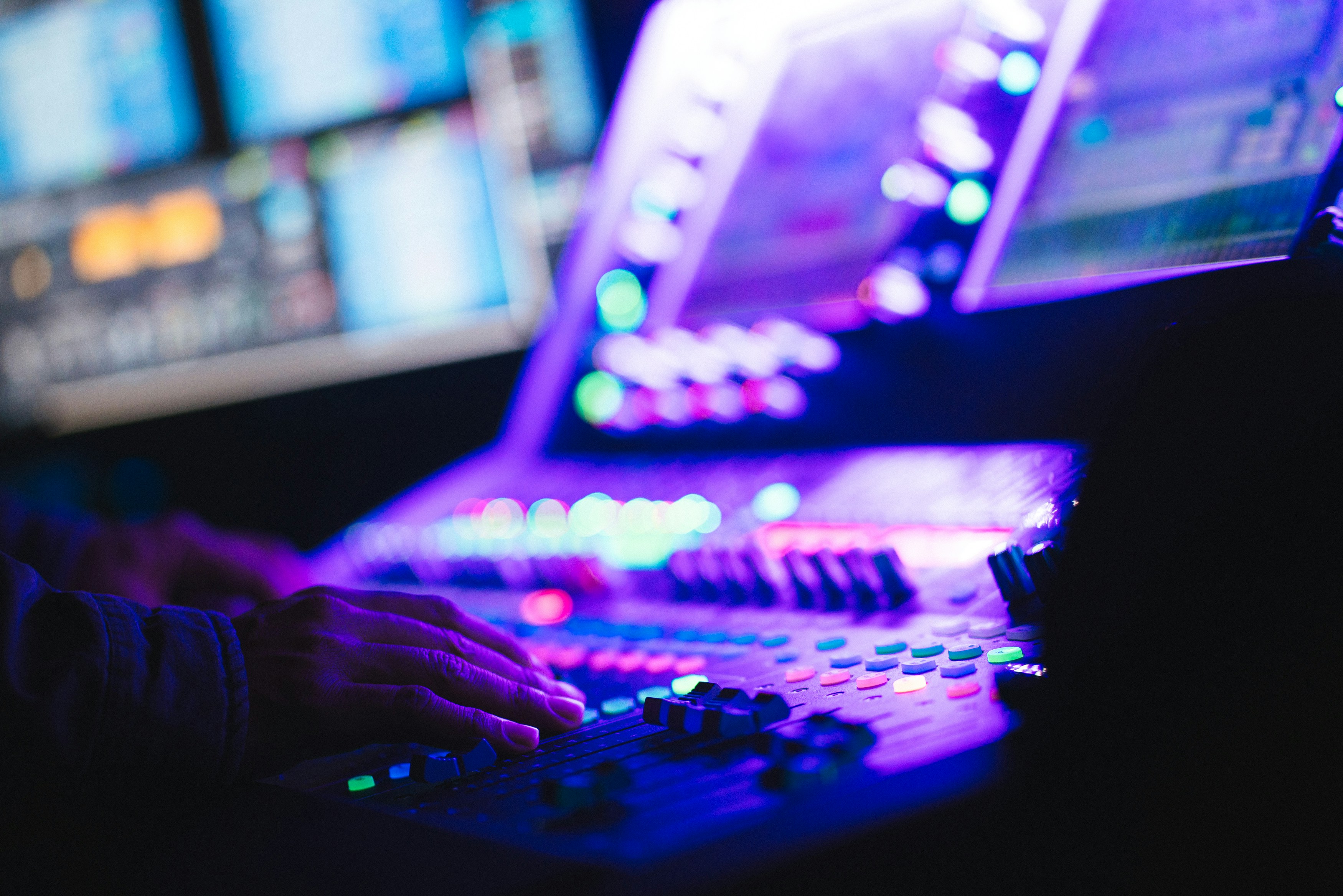 Photo by philhearing