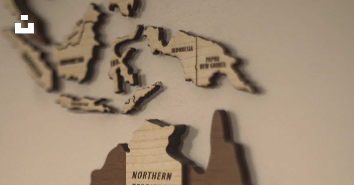 Rustic Map Australia A wooden map of australia on a white wall photo – Free Map Image on ...