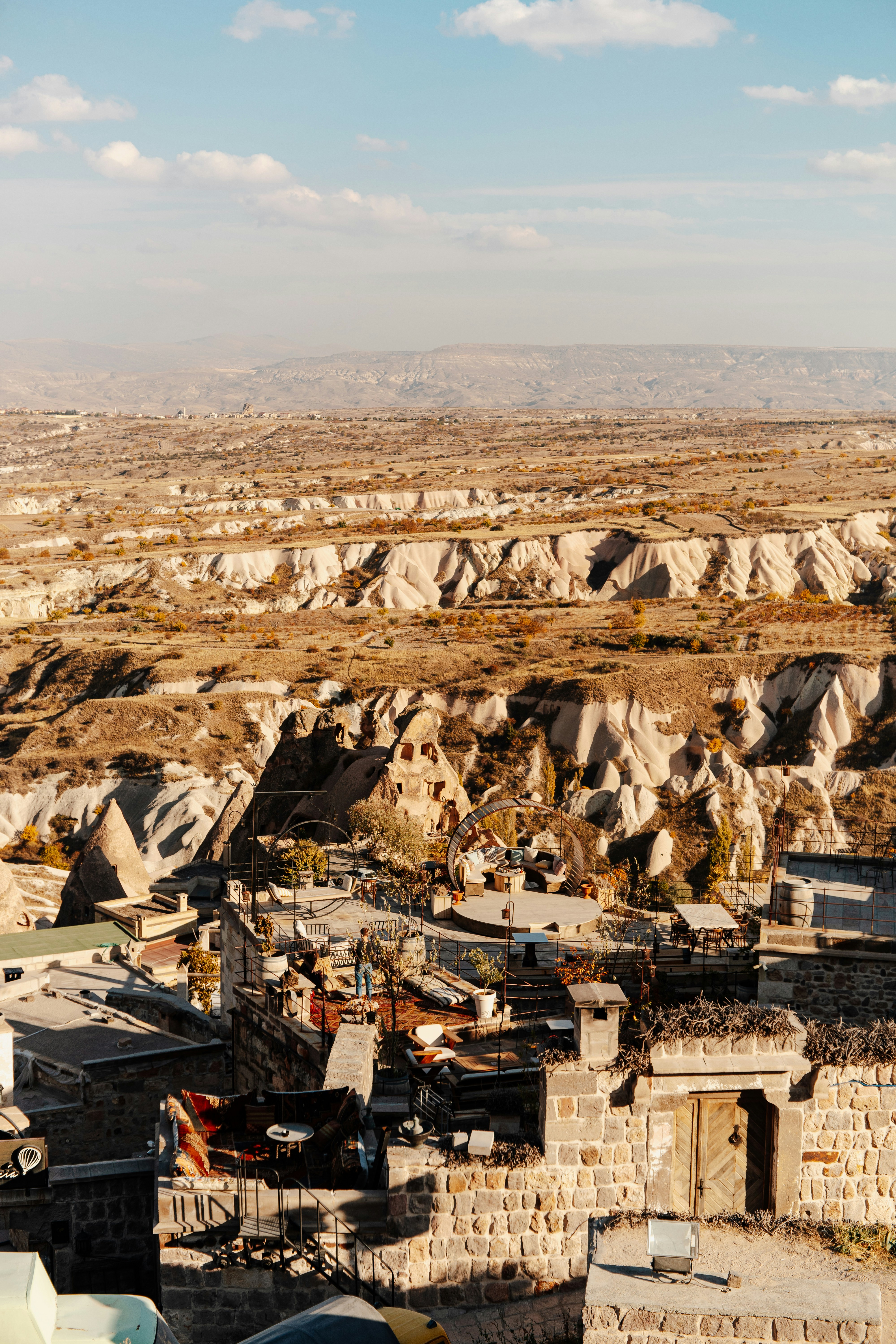 Photo by igorharrier