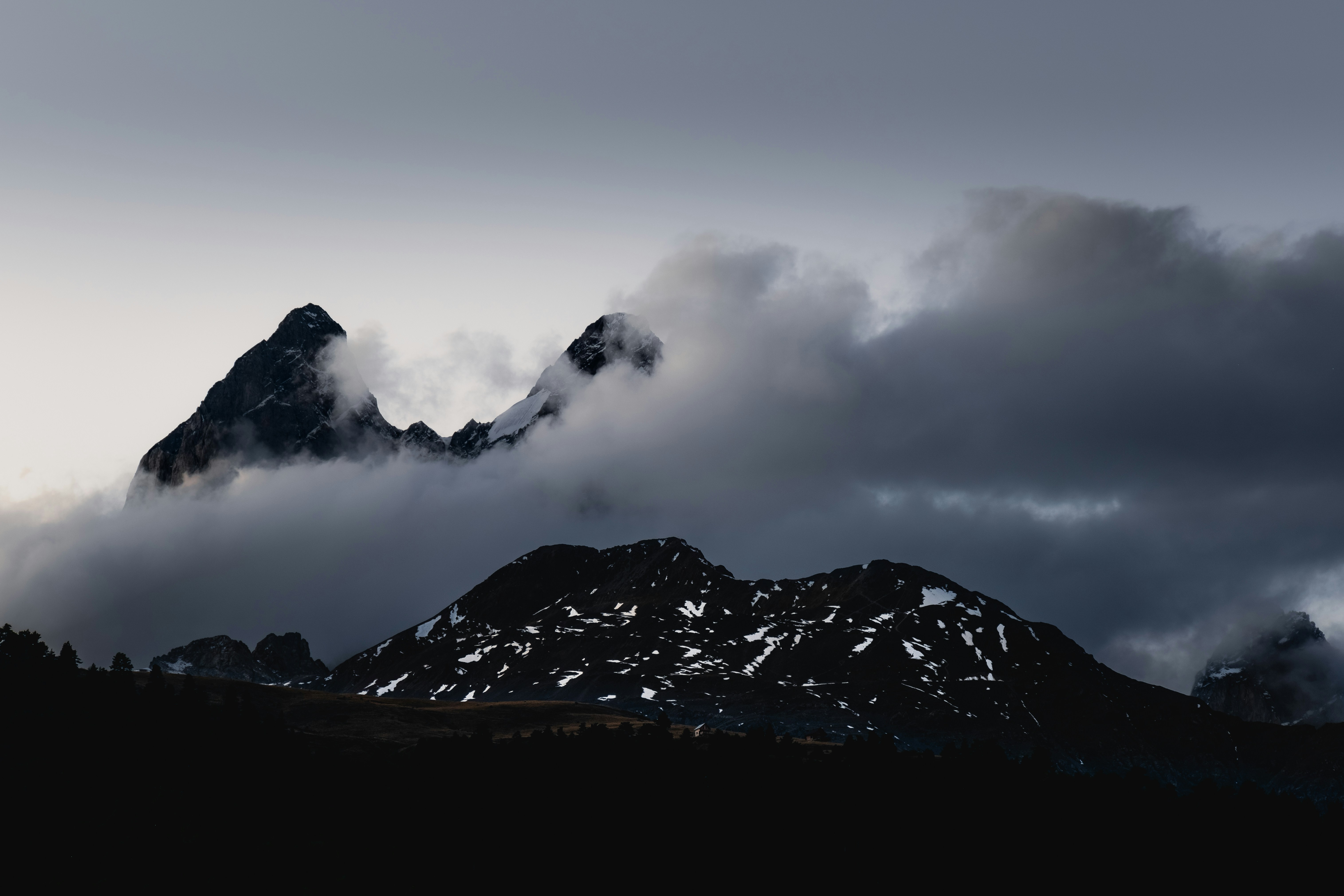 Photo by maksim_taawy