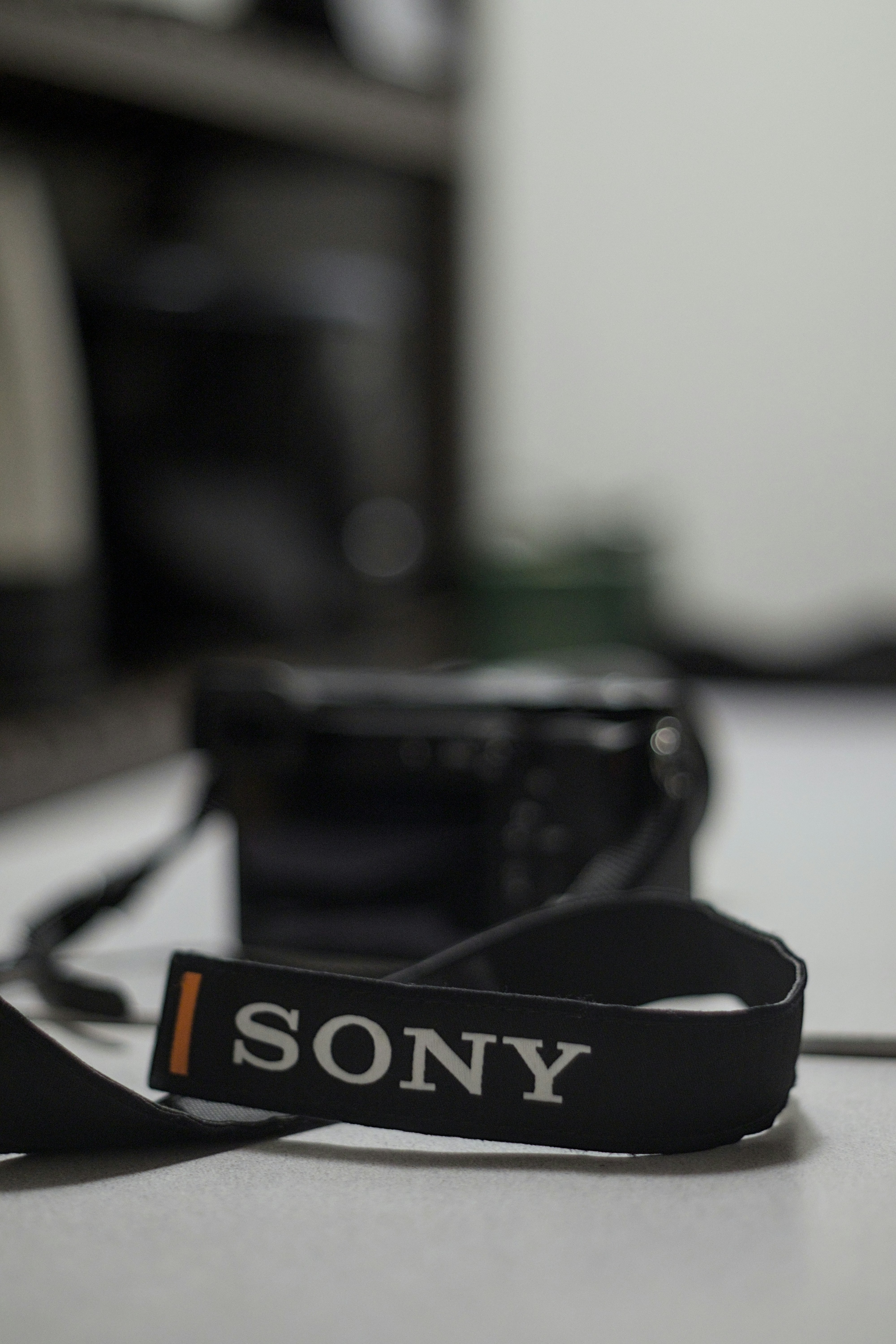 A sony camera sitting on top of a table