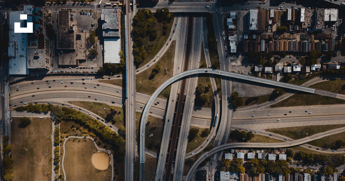 Intersection Chicago An aerial view of an intersection with multiple roads photo – Free ...