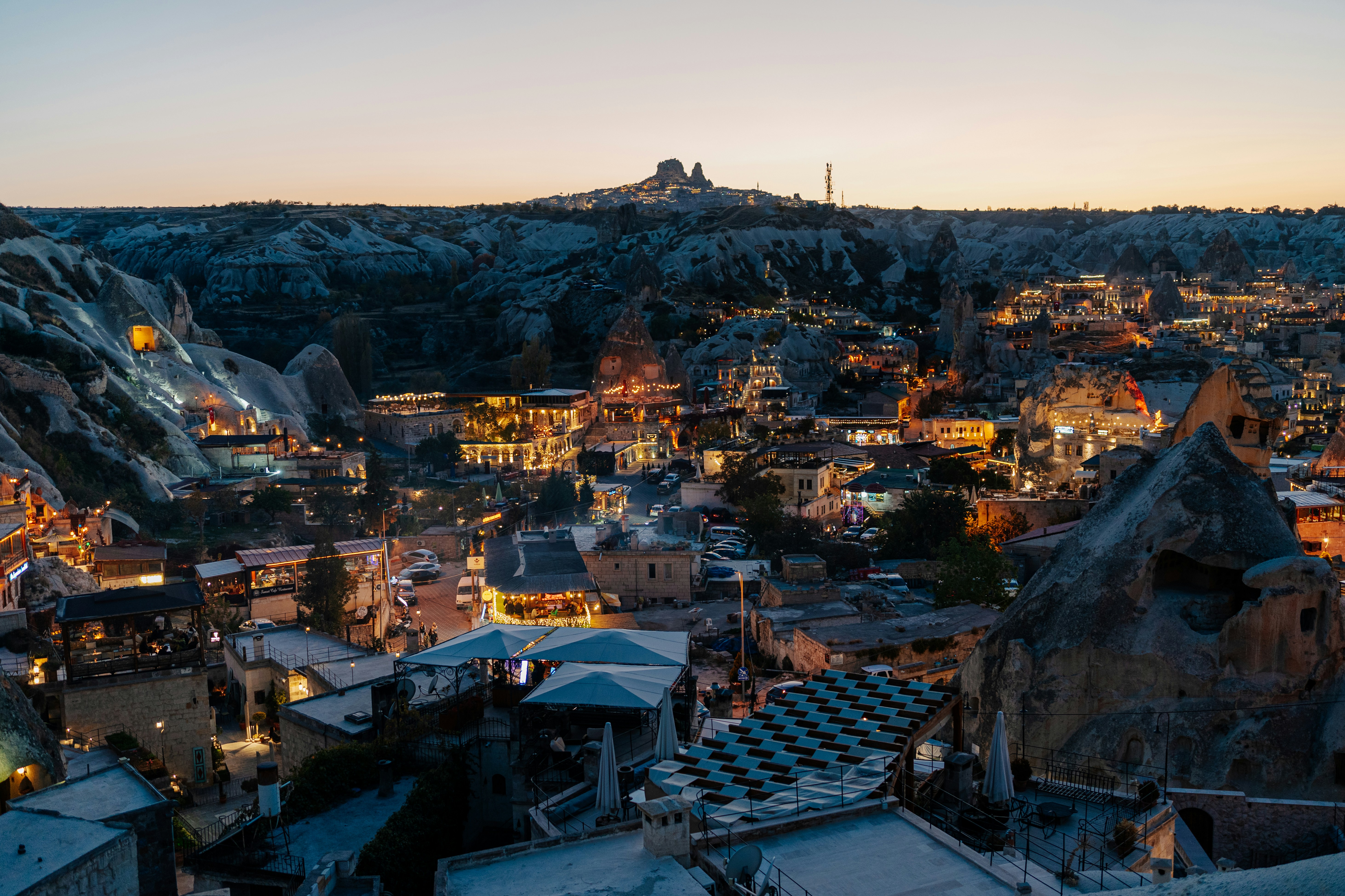 Photo by igorharrier