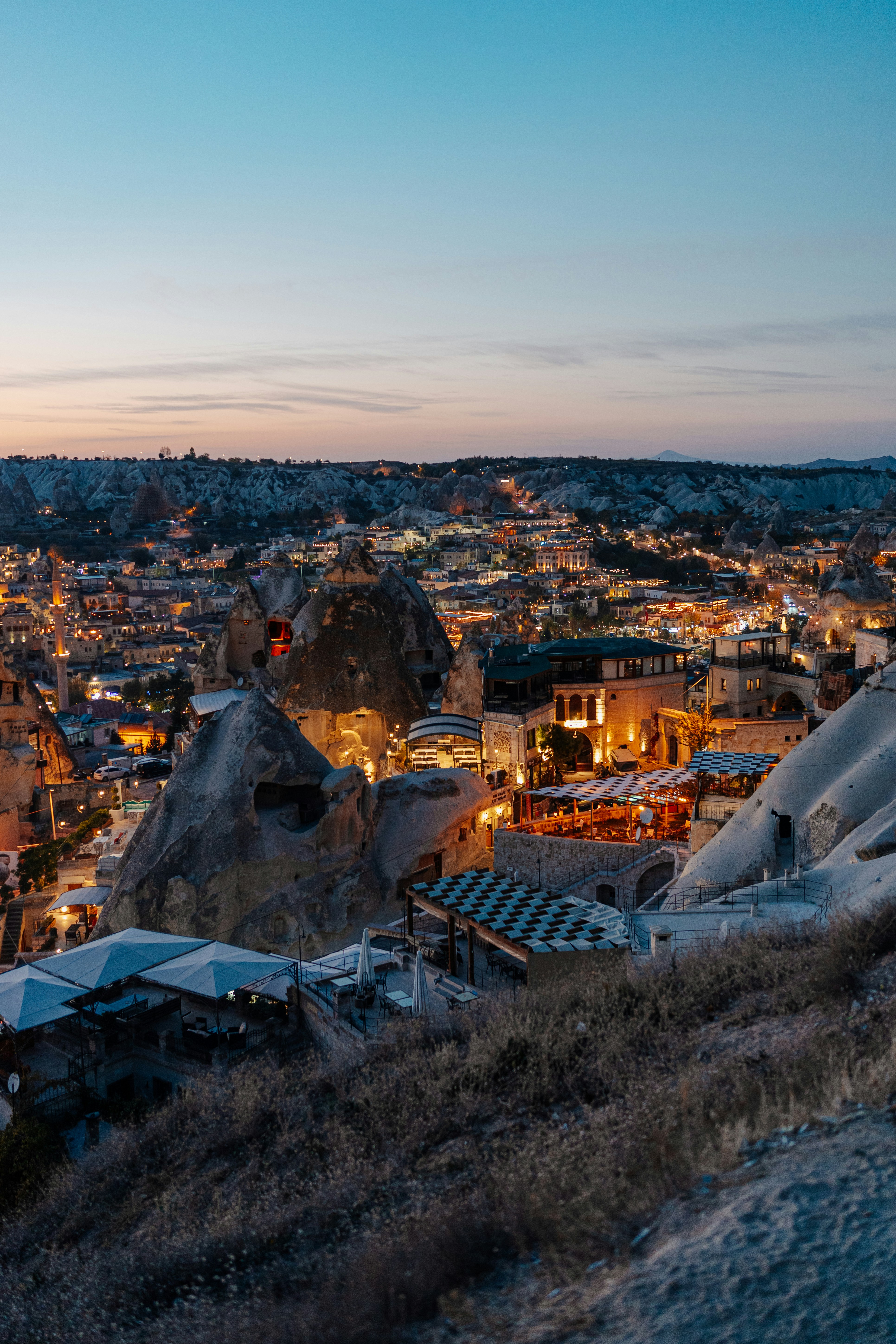 Photo by igorharrier