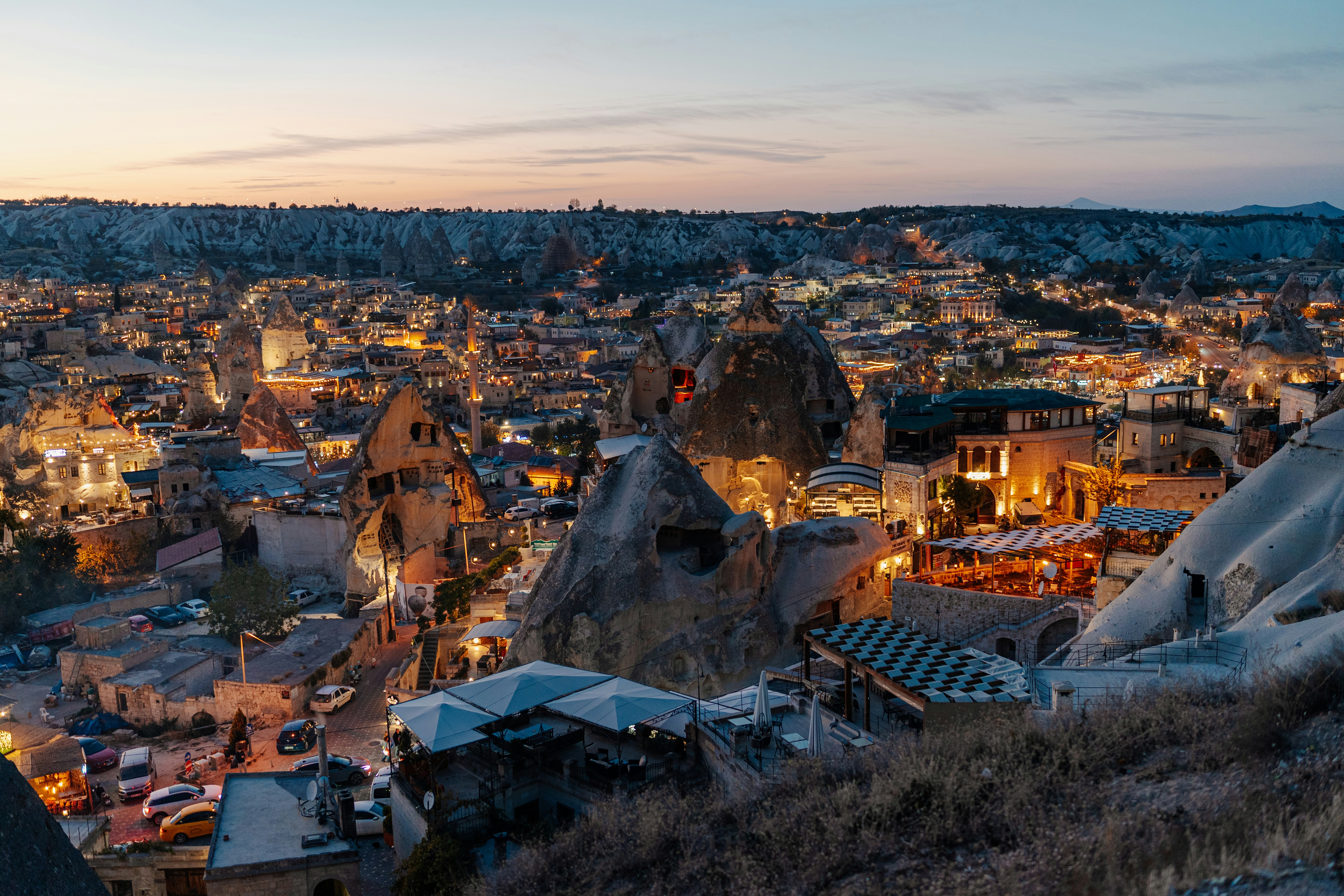 Photo by igorharrier