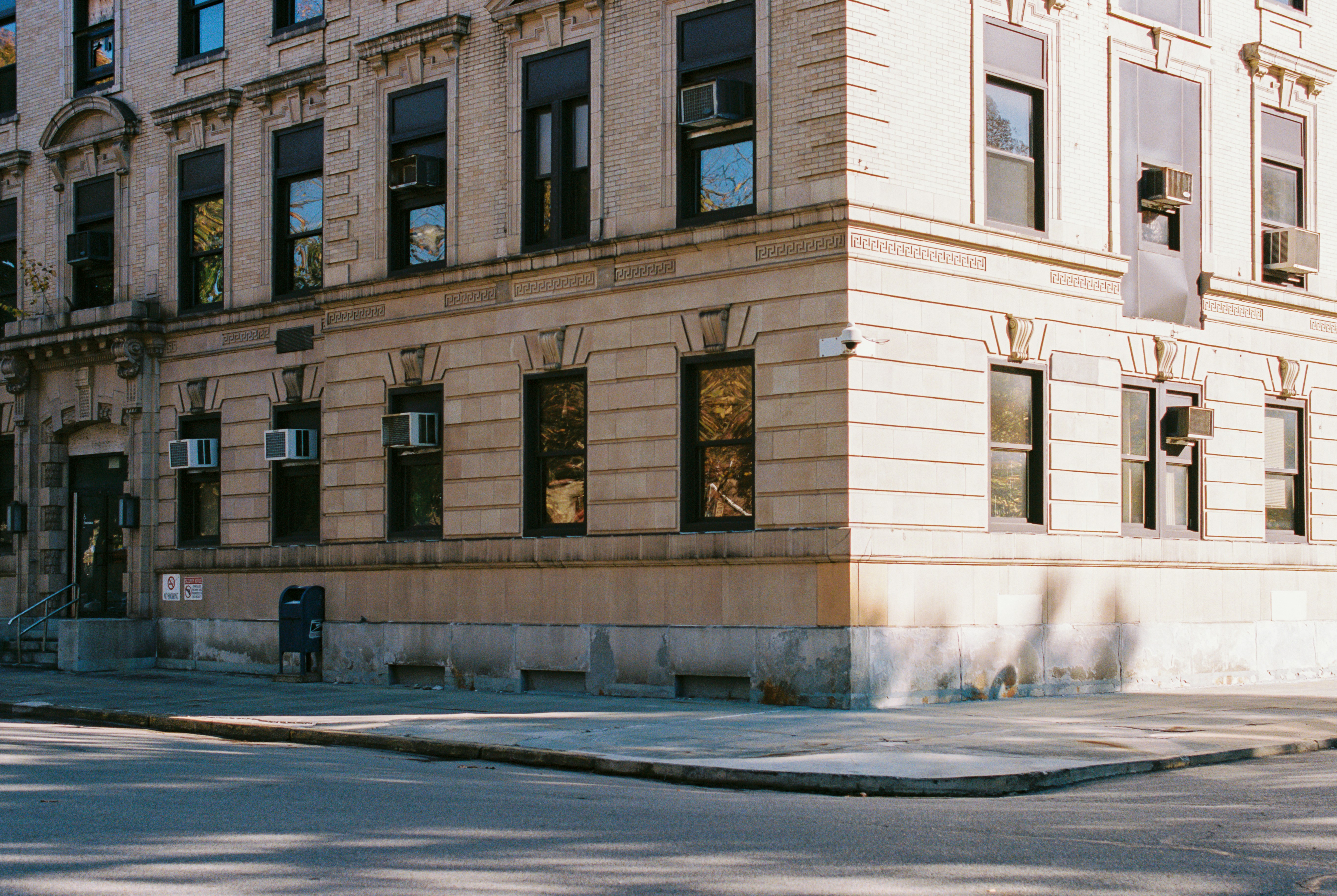 Photo by zhenyao_photo