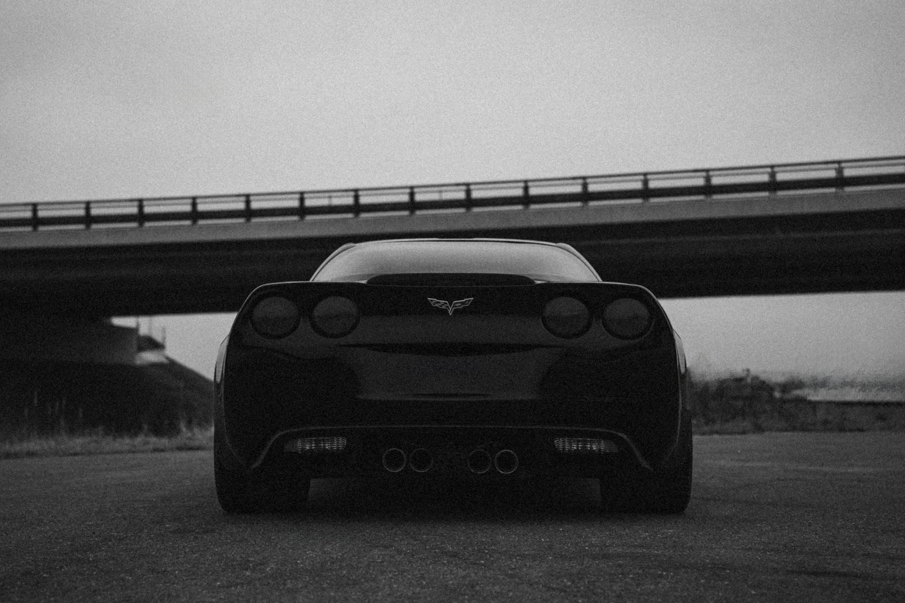 Sportive en noir et blanc — visuel d'ambiance