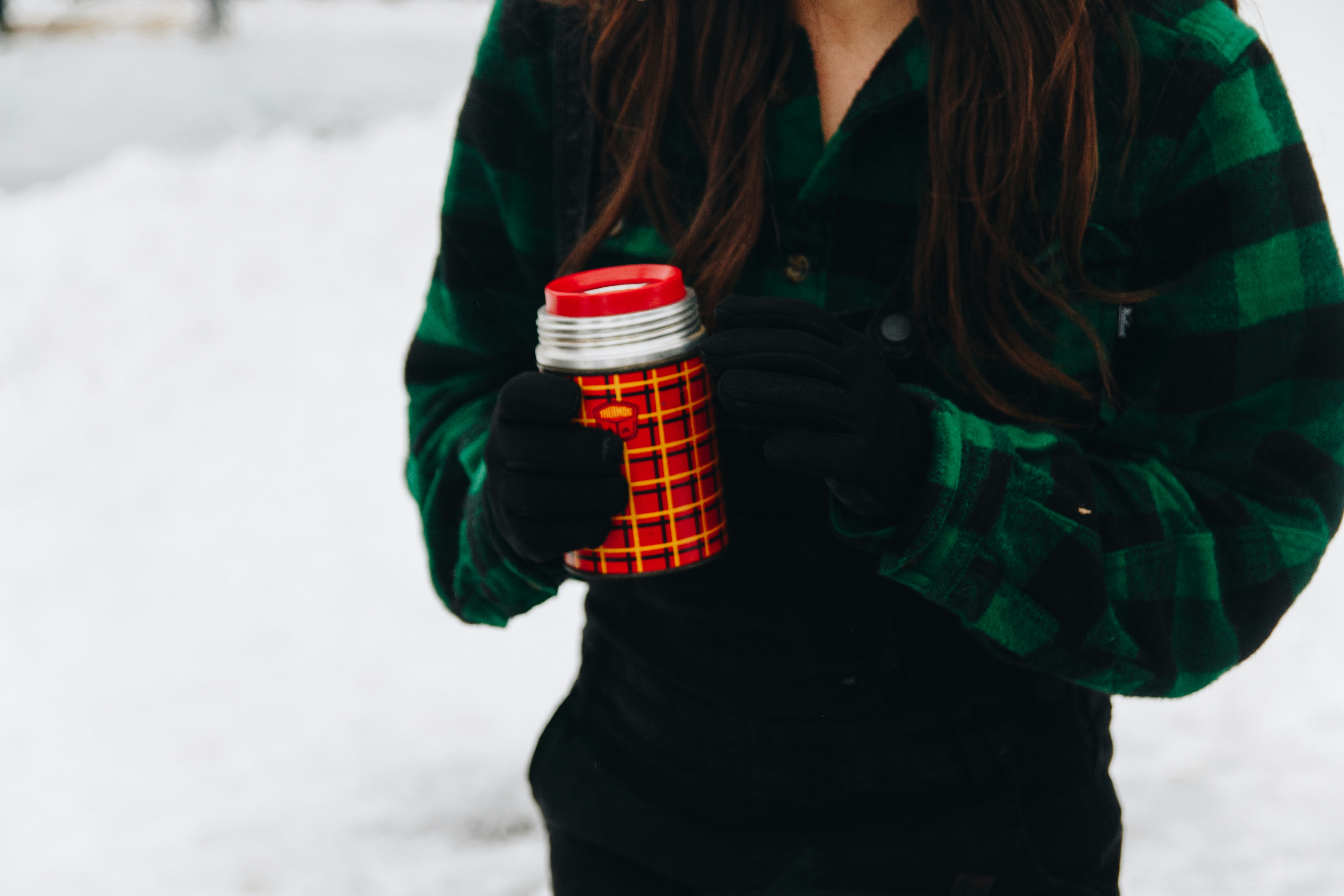 photo-1733325648080-4c559f906e92?ixid=M3wxMjA3fDB8MXxzZWFyY2h8MTh8fGNvZmZlZSUyMHB1biUyMHN3ZWF0c2hpcnRzfGVufDB8fHx8MTc1NzcyMTA3Nnww\u0026ixlib=rb-4.1.0