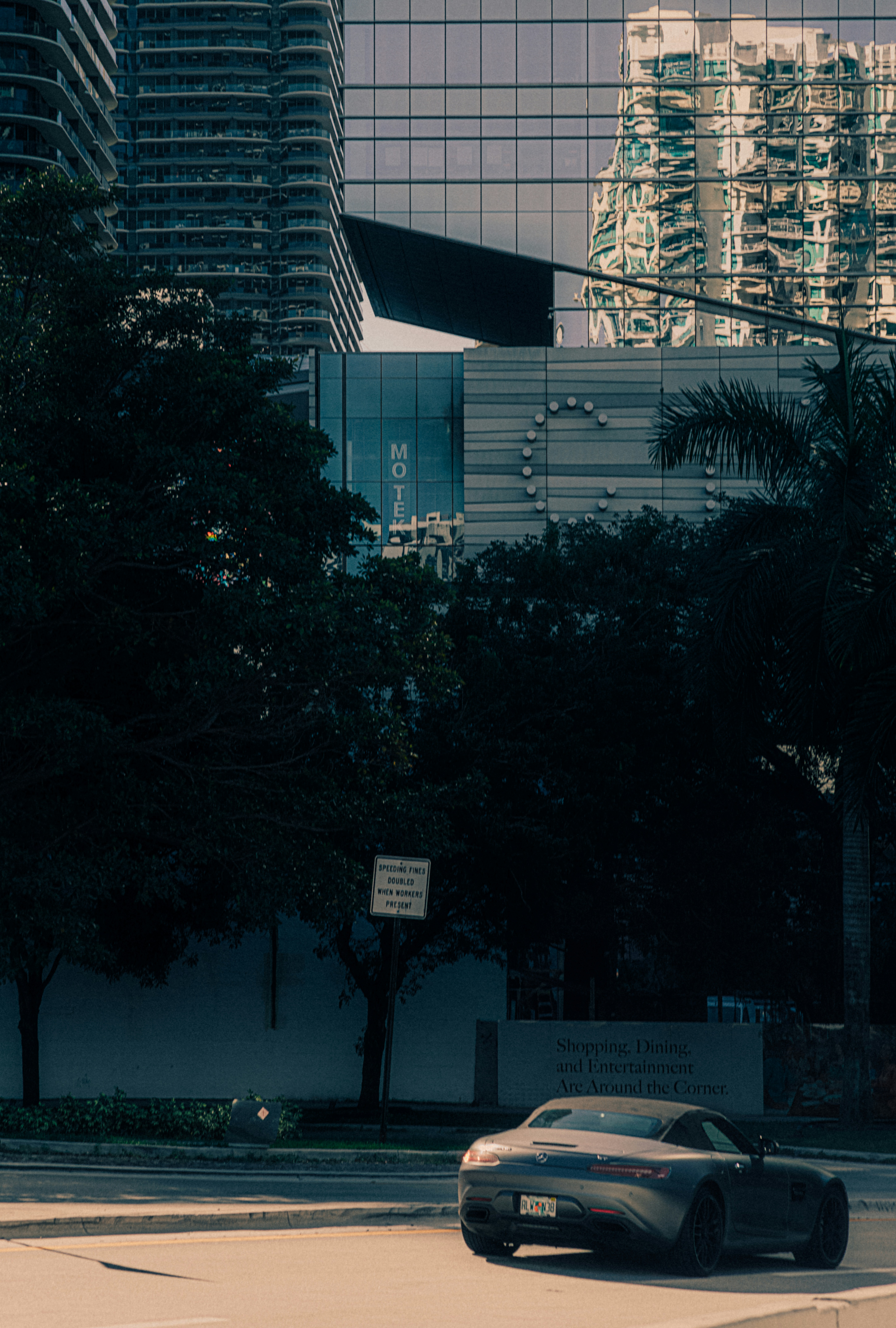 Photo by noorvoux