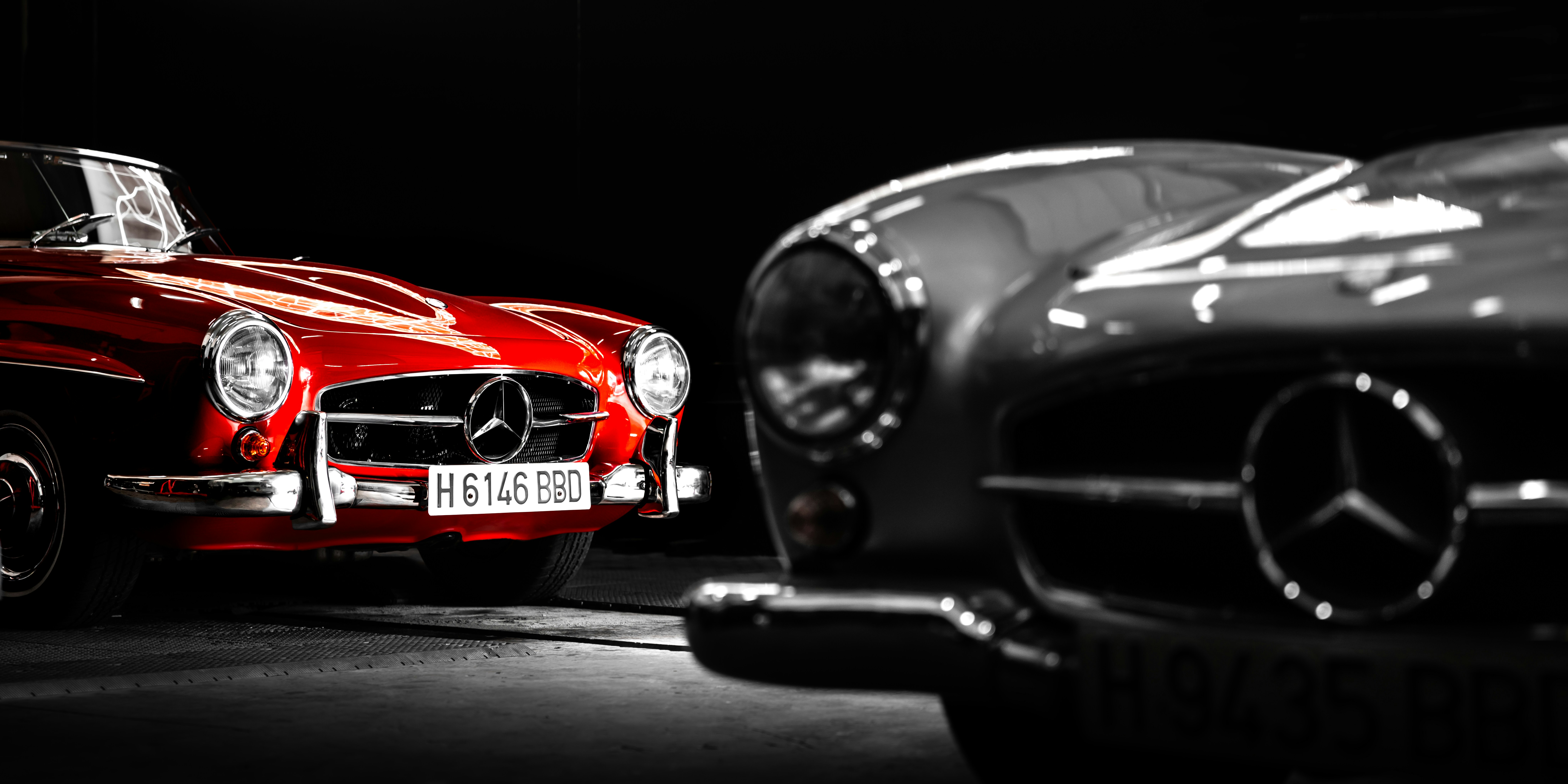 Foto en escala de grises del coche Mercedes Benz foto – Imagen de Coche  gratuita en Unsplash, image size:3000x1500