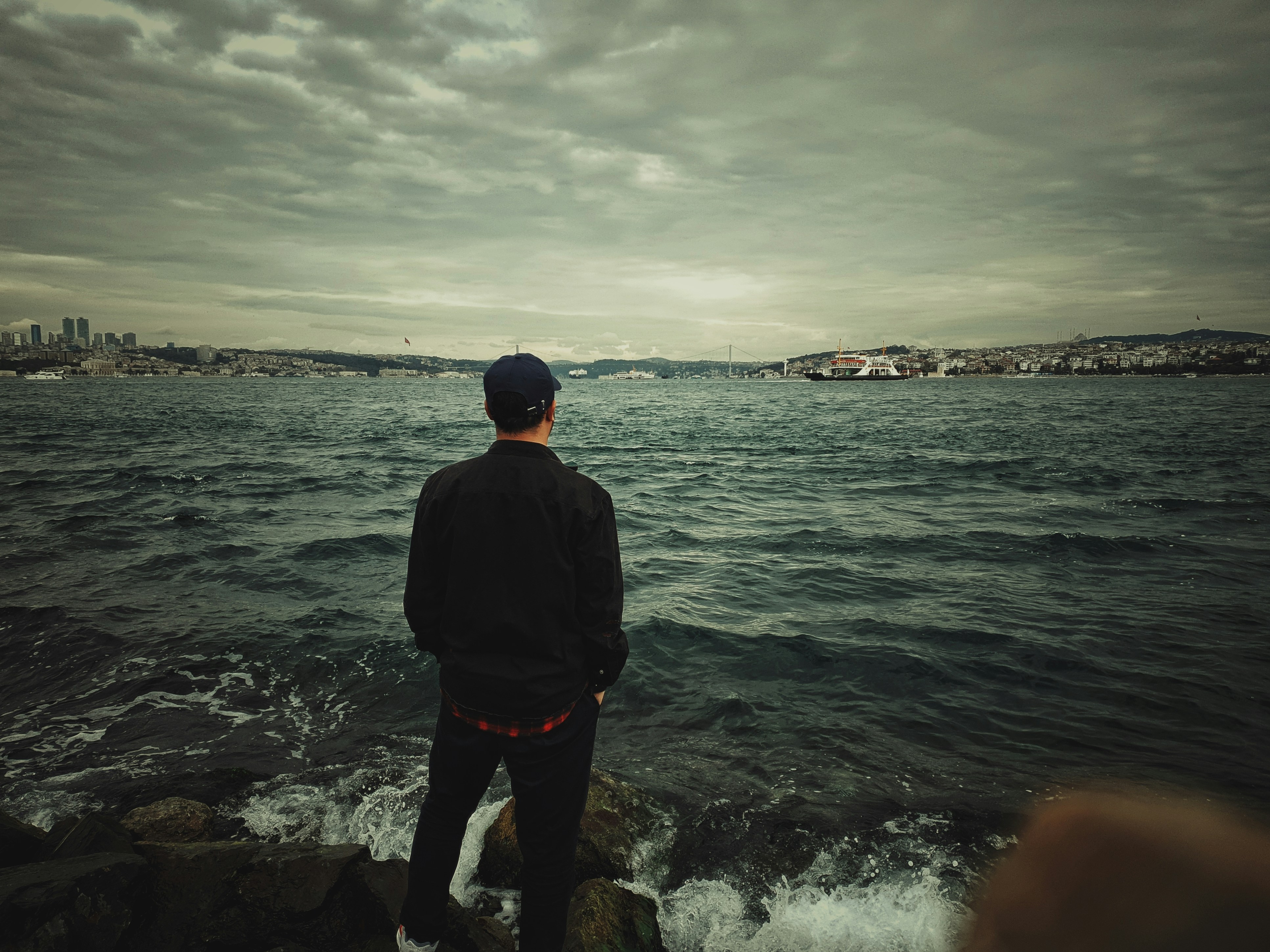 Photo by hasanalmasi
