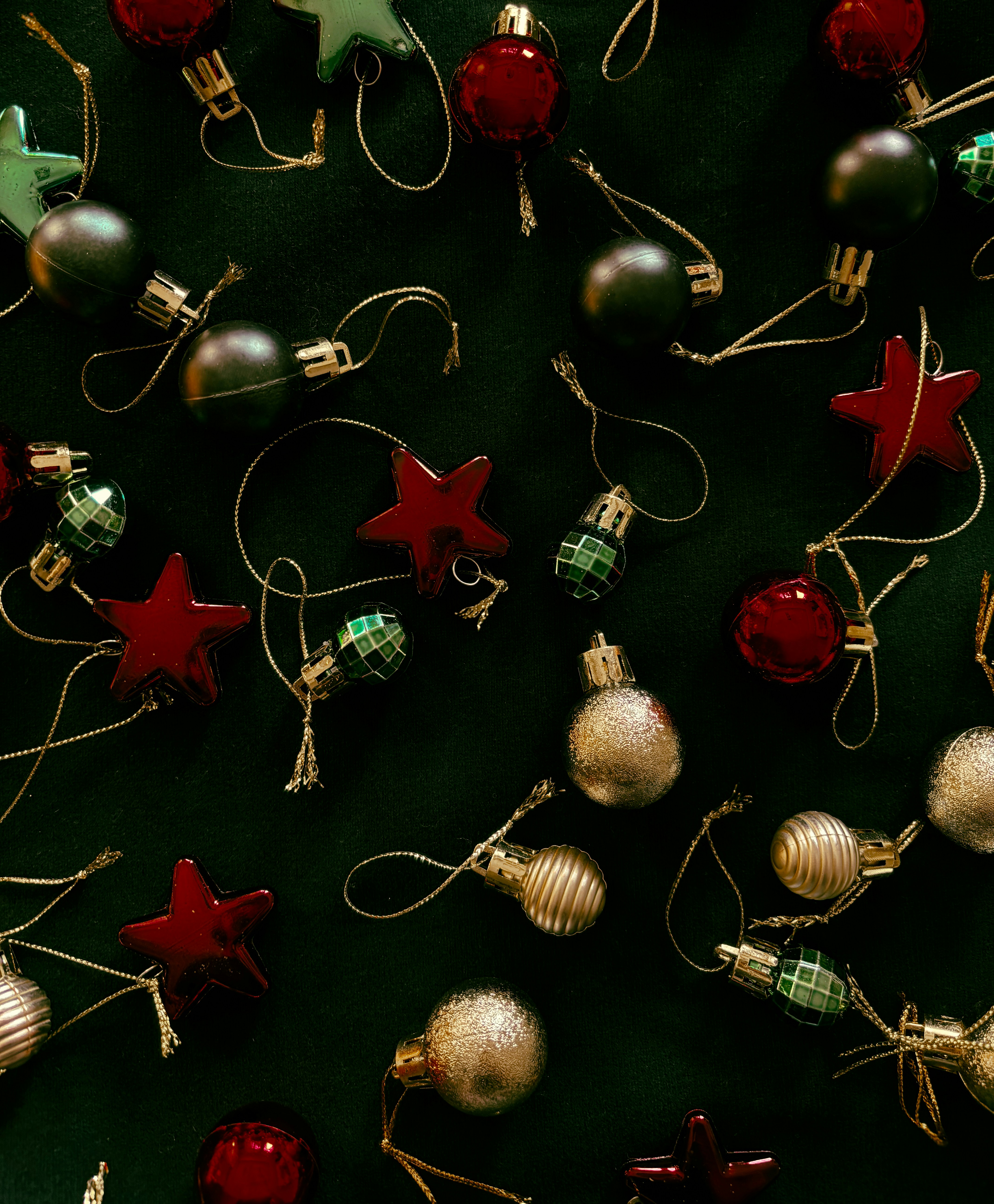 christmas ornaments wallpaper, wallpaper, Christmas Ball Crafts for Adults: Festive DIY Ideas 4