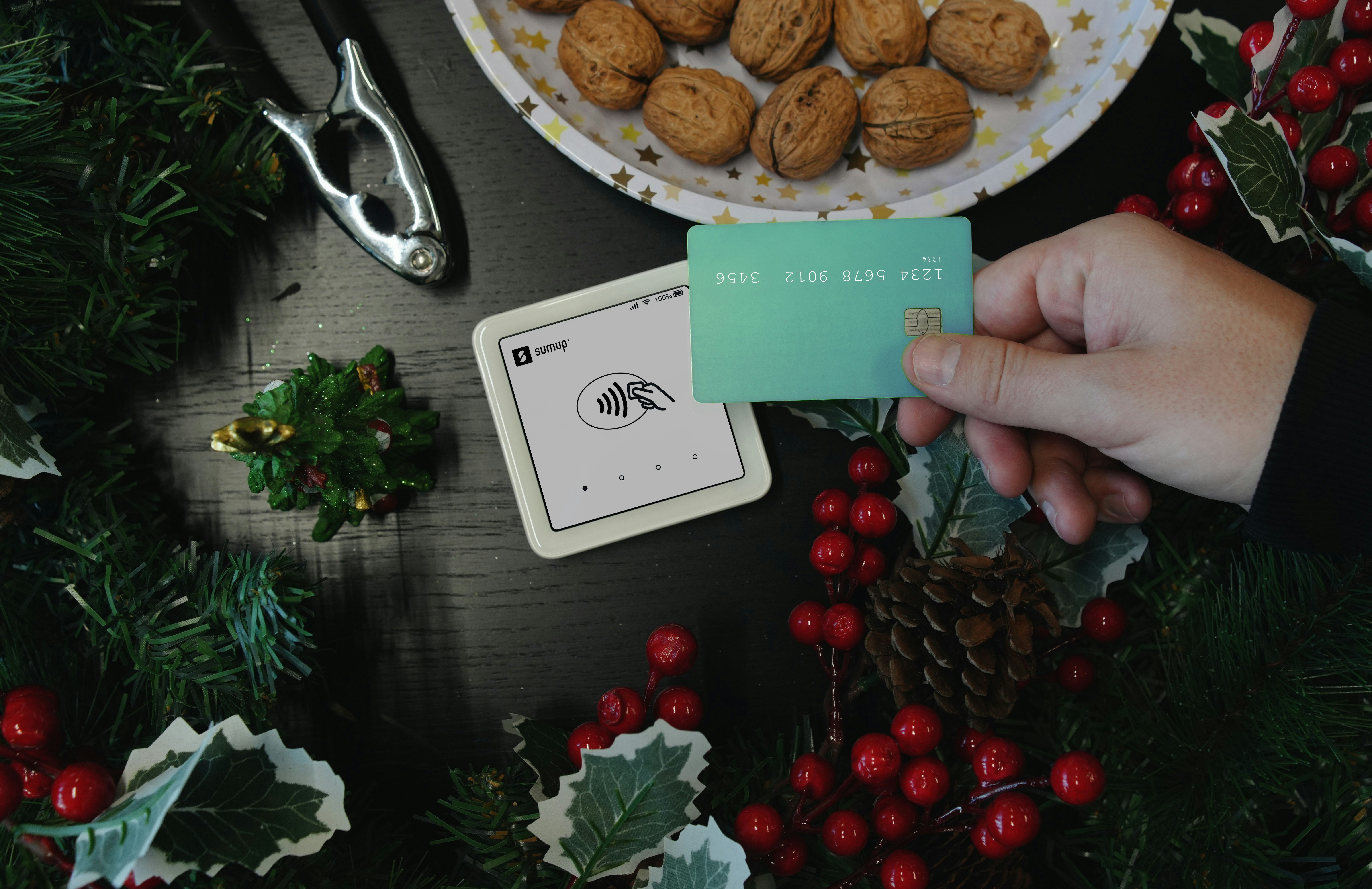 gray computer monitor