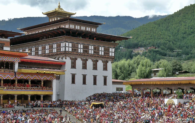 Luxury 2-Day Phobjikha Valley Itinerary | Bhutan Travel Guide