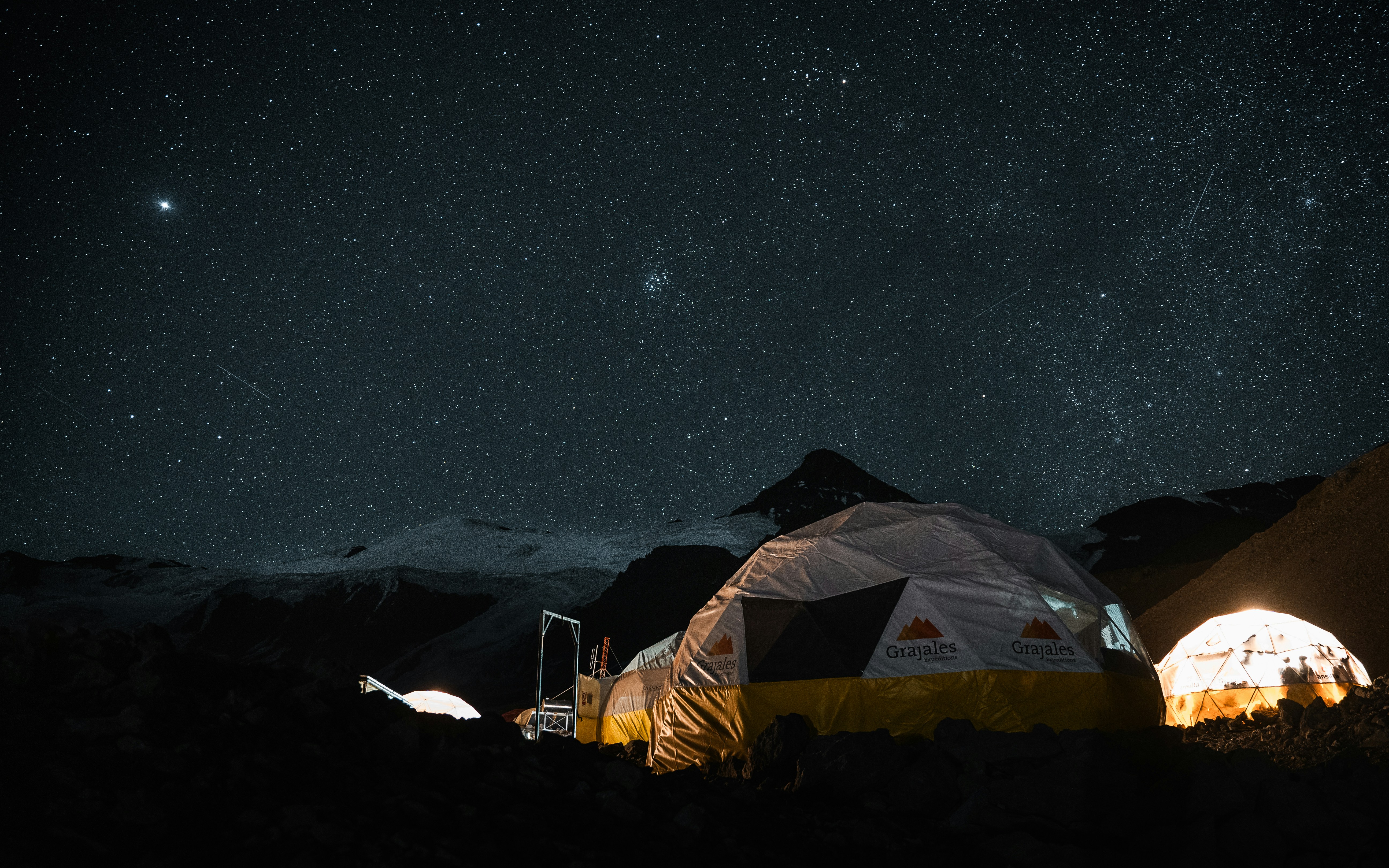 바텐더의 평균 시급은 얼마나 될까? 시급, 근무조건, 그리고 혜택까지!