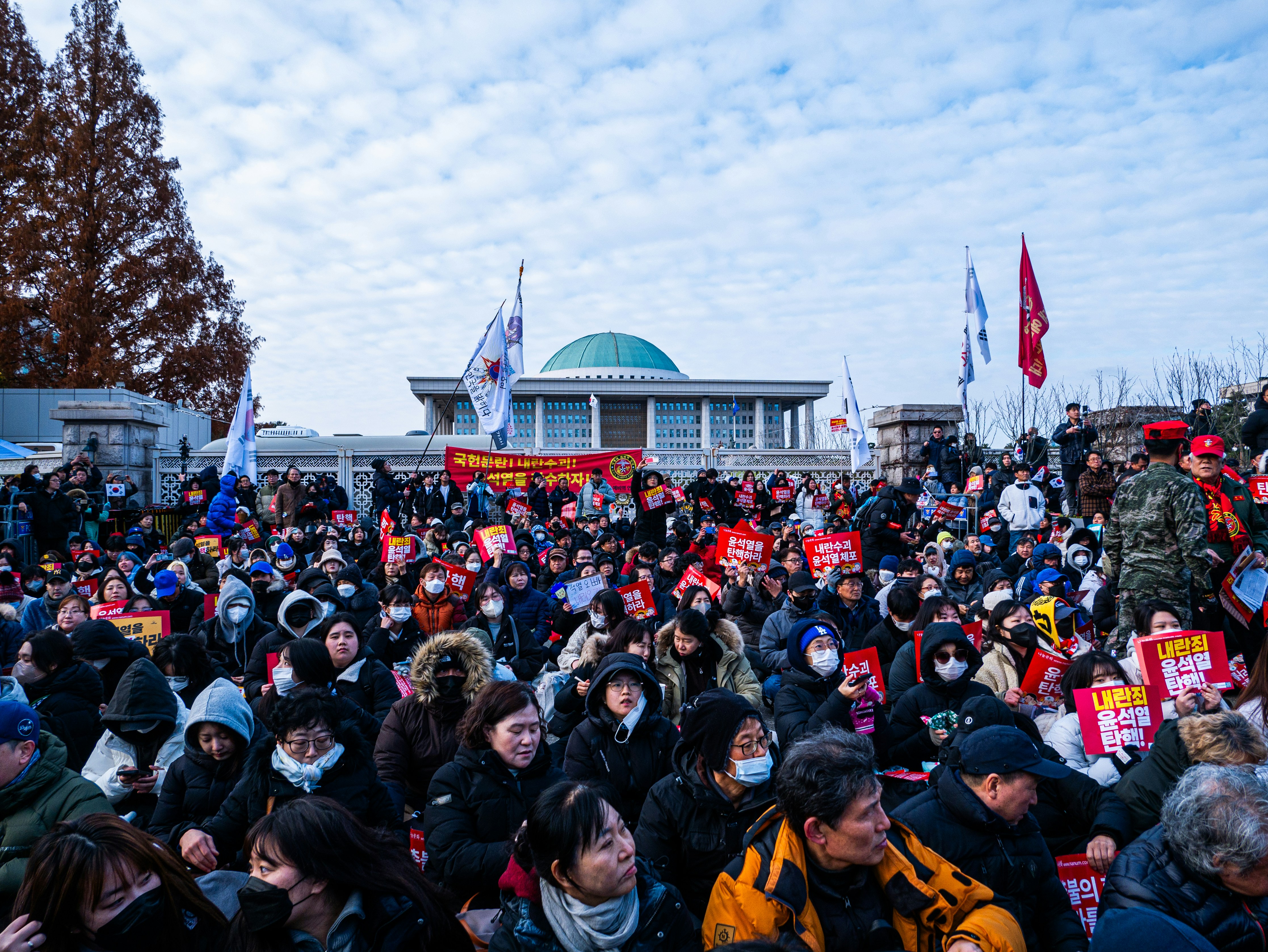 친위 쿠데타와 정치 권력