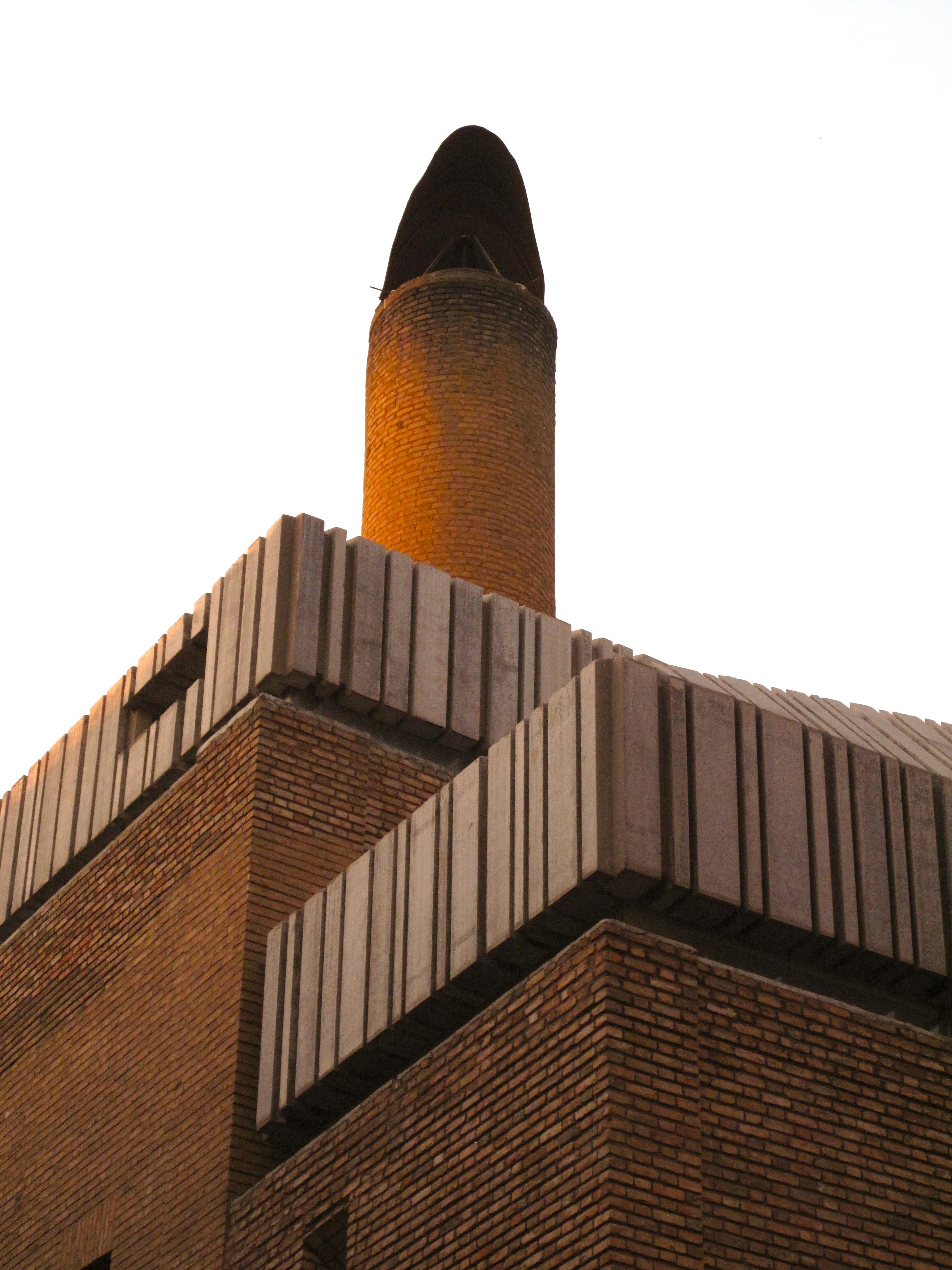 Photo by pouriaoskuie