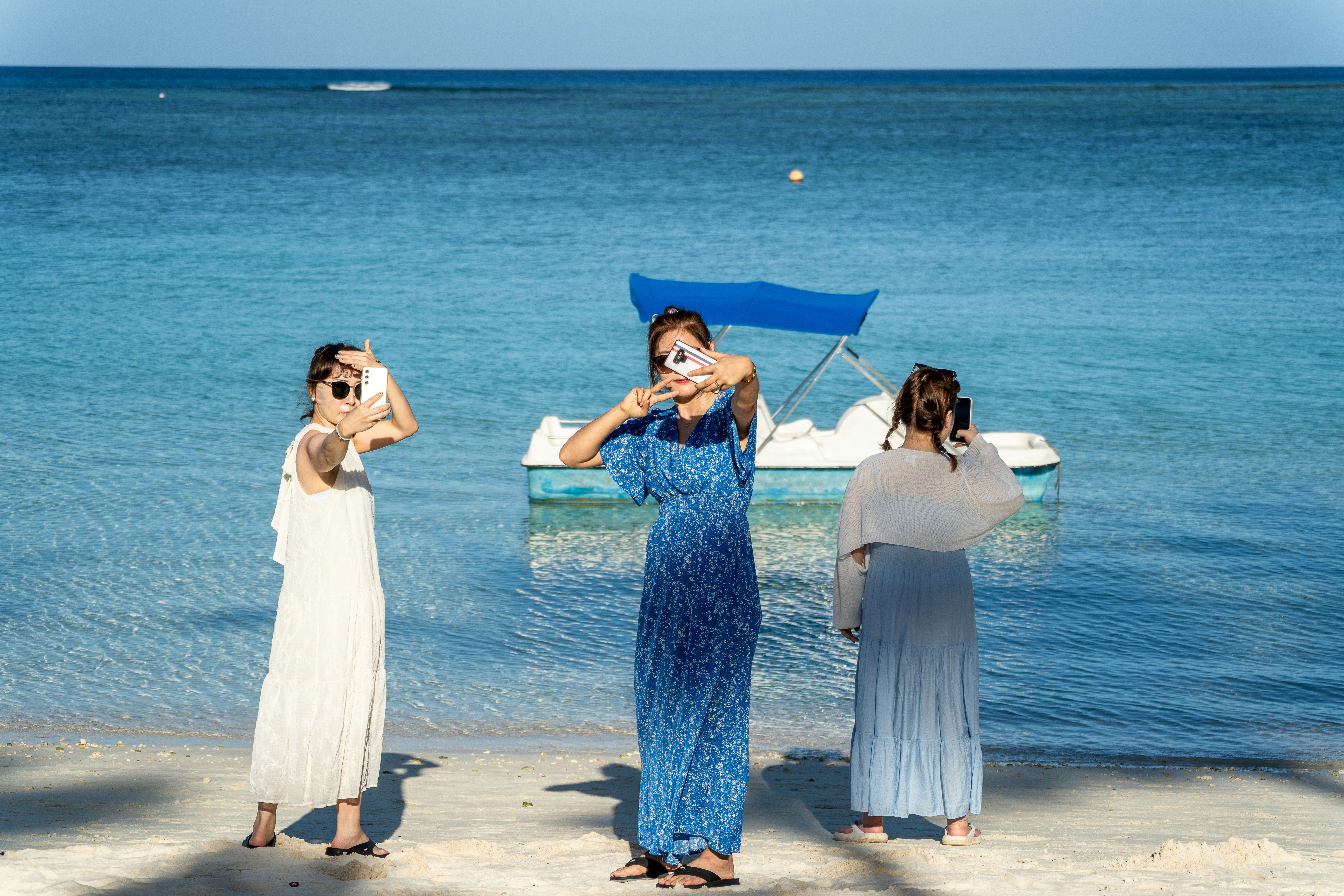 Stay online in the Guam with a prepaid eSIM from eSIMlii. Instant activation, no roaming charges, and reliable coverage.