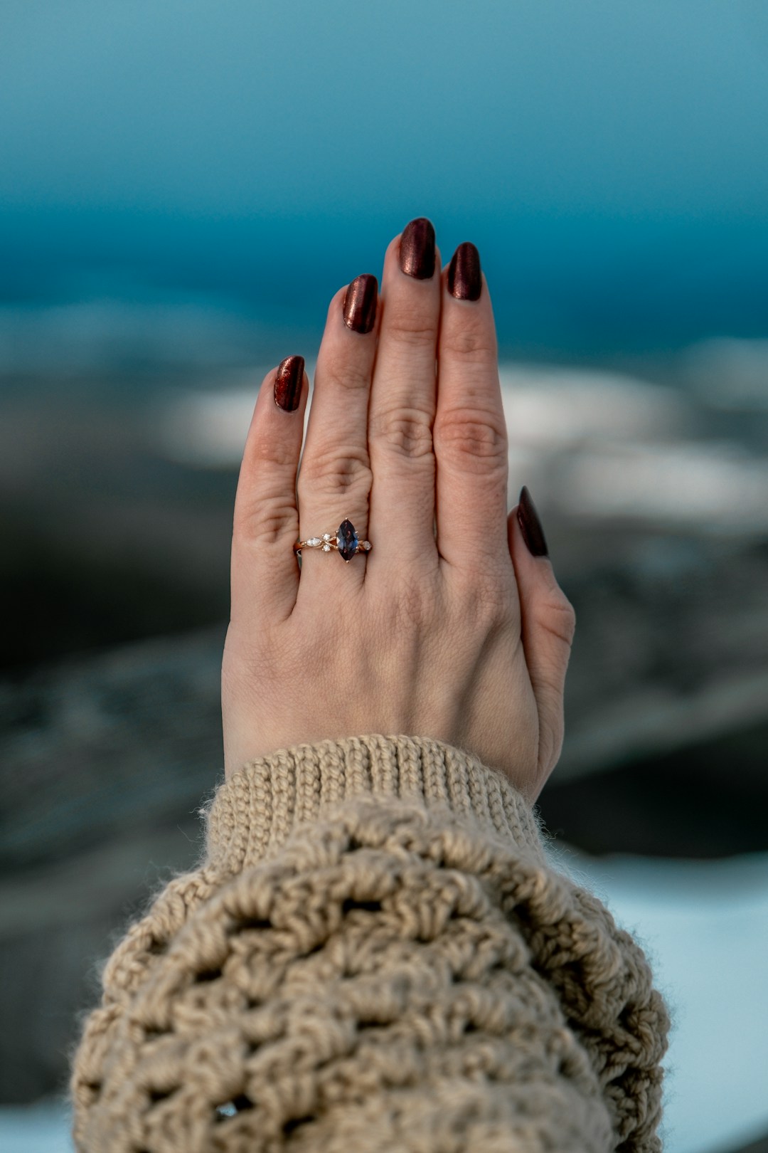 Elegant champagne glitter manicure for Christmas