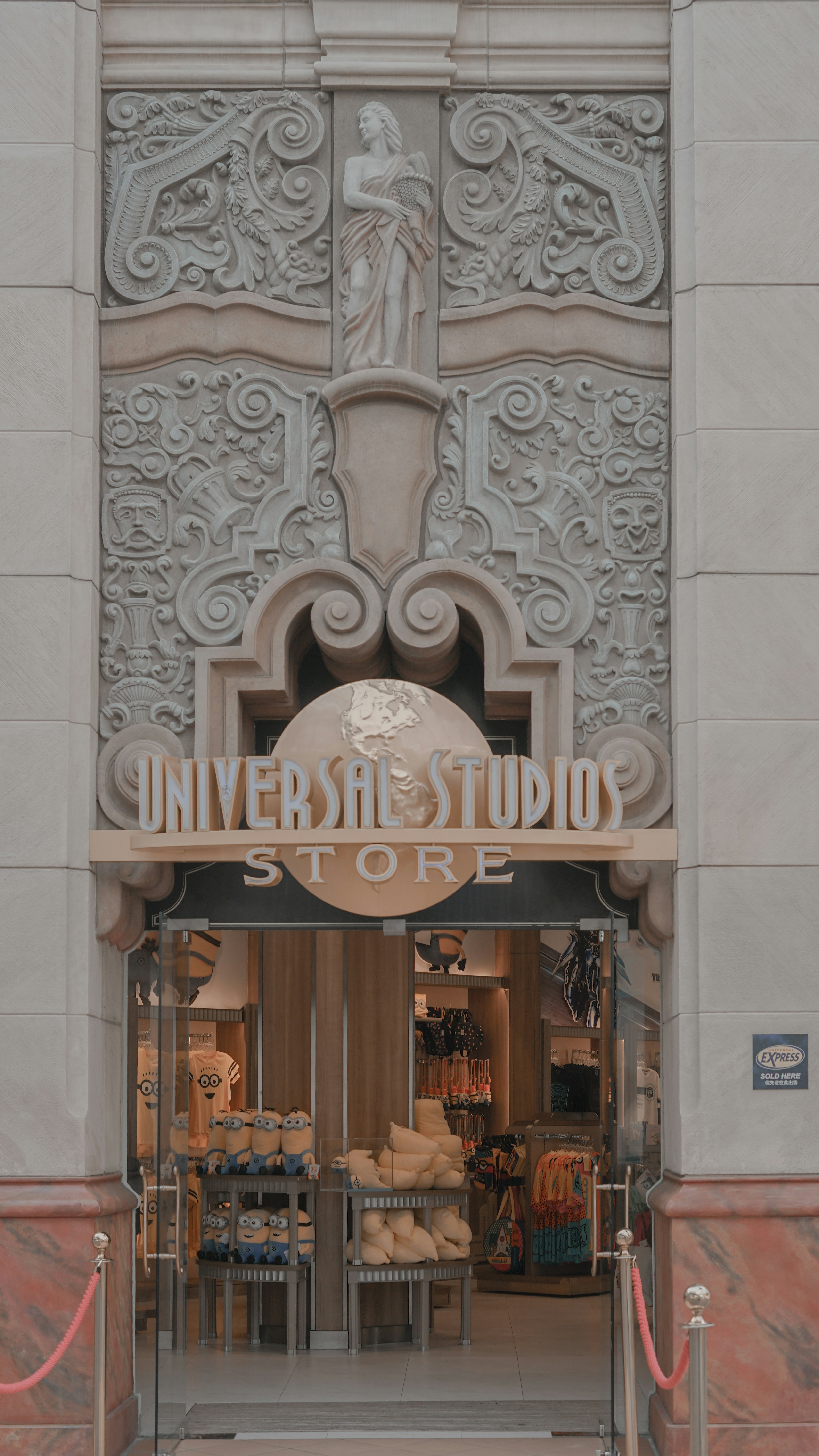 A building with a sign that says university store