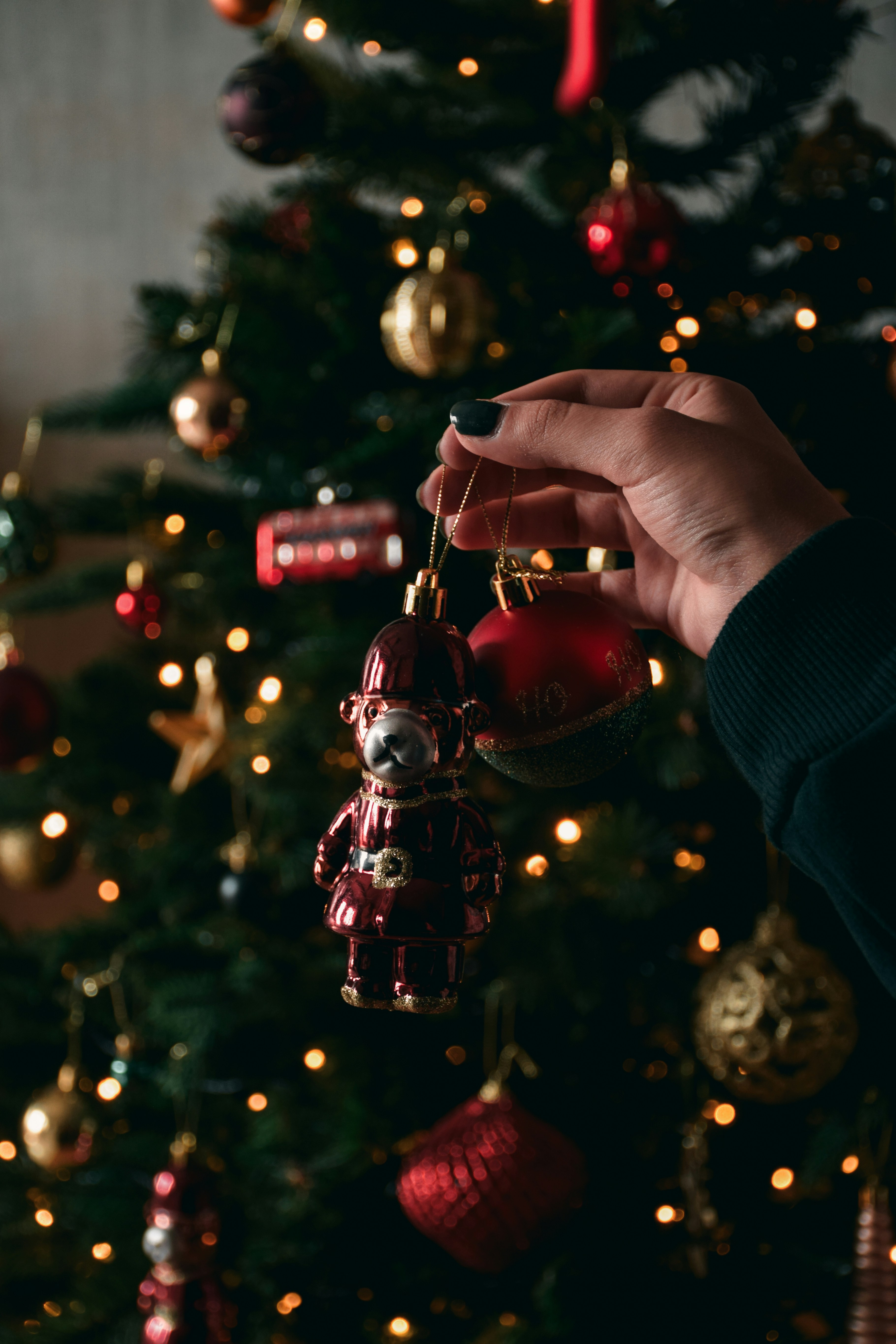 christmas ornaments wallpaper, wallpaper, Christmas Ball Crafts for Adults: Festive DIY Ideas 3