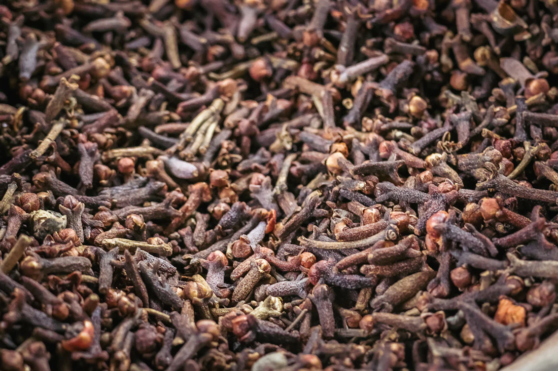 Dried whole cloves