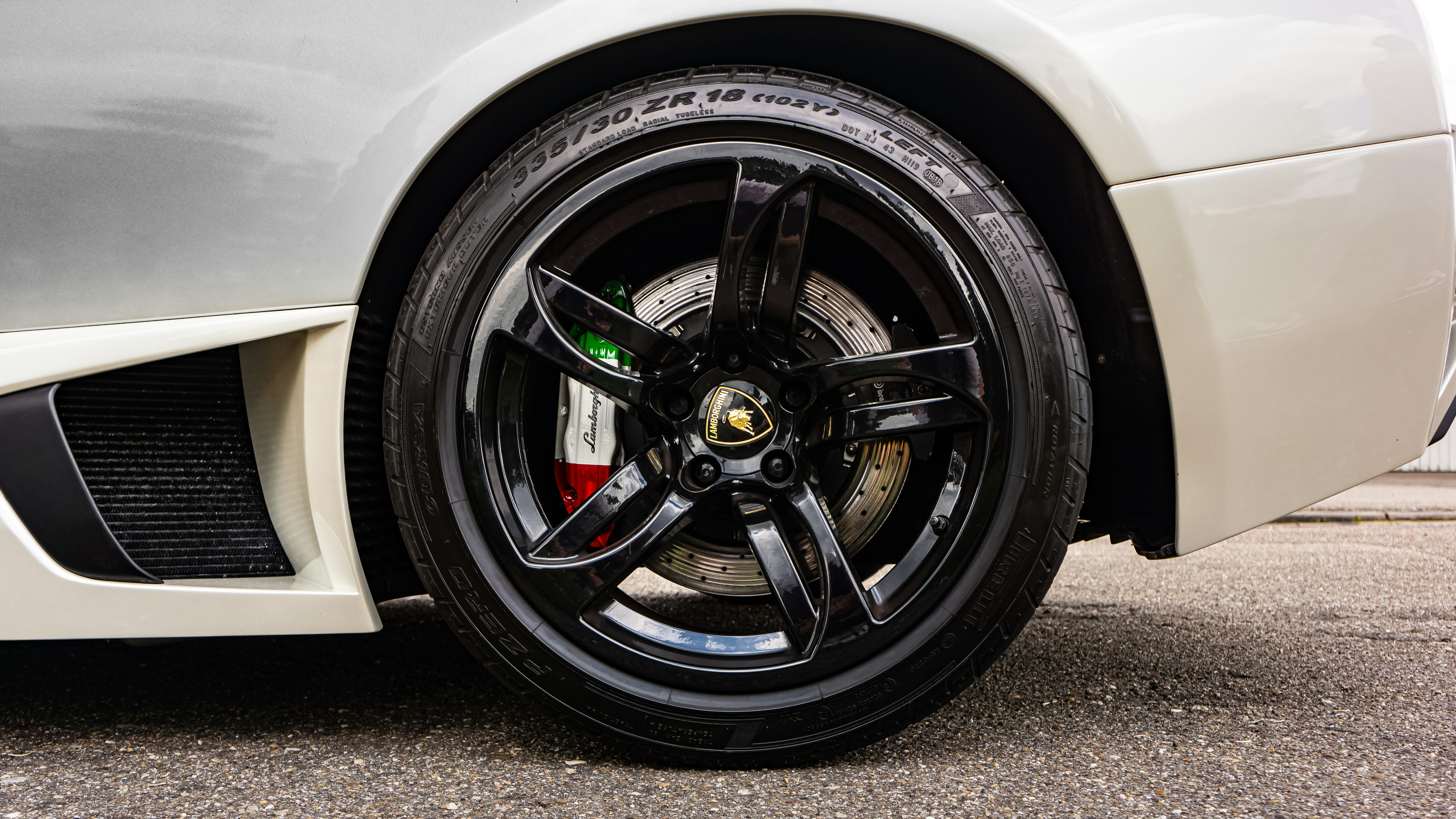 carbon fiber brake rotors, wallpaper, Carbon Ceramic Brakes: Performance, Benefits & Costs 5