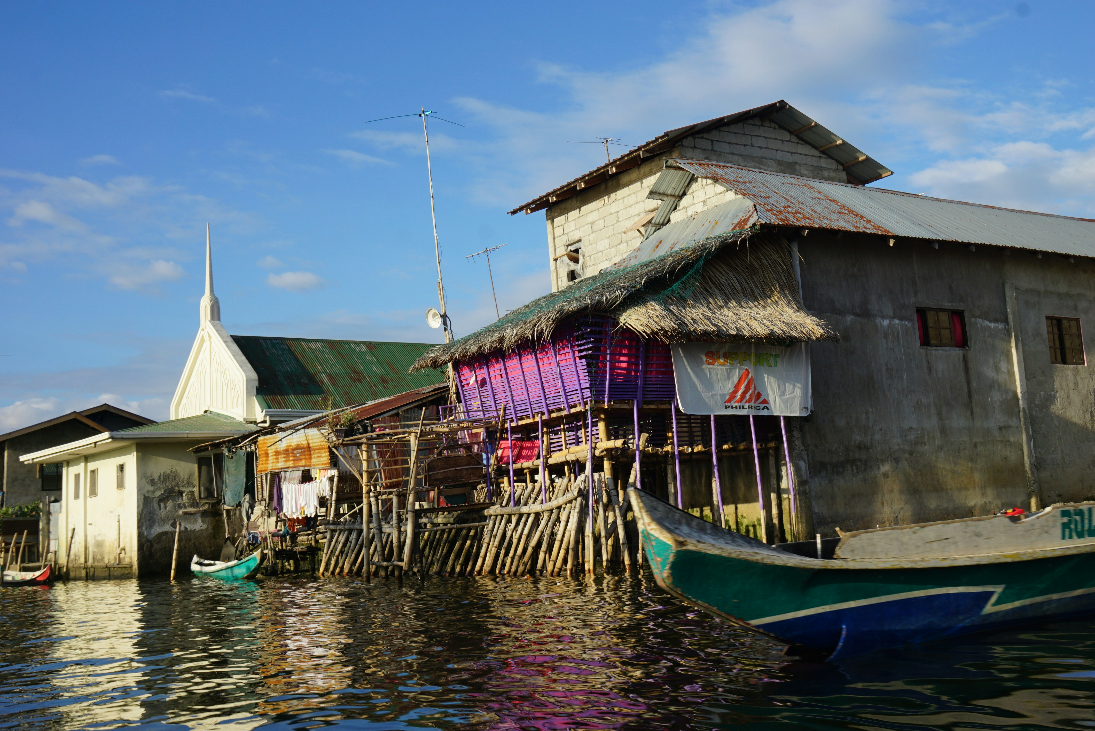Lantaw Floating Native Restaurant