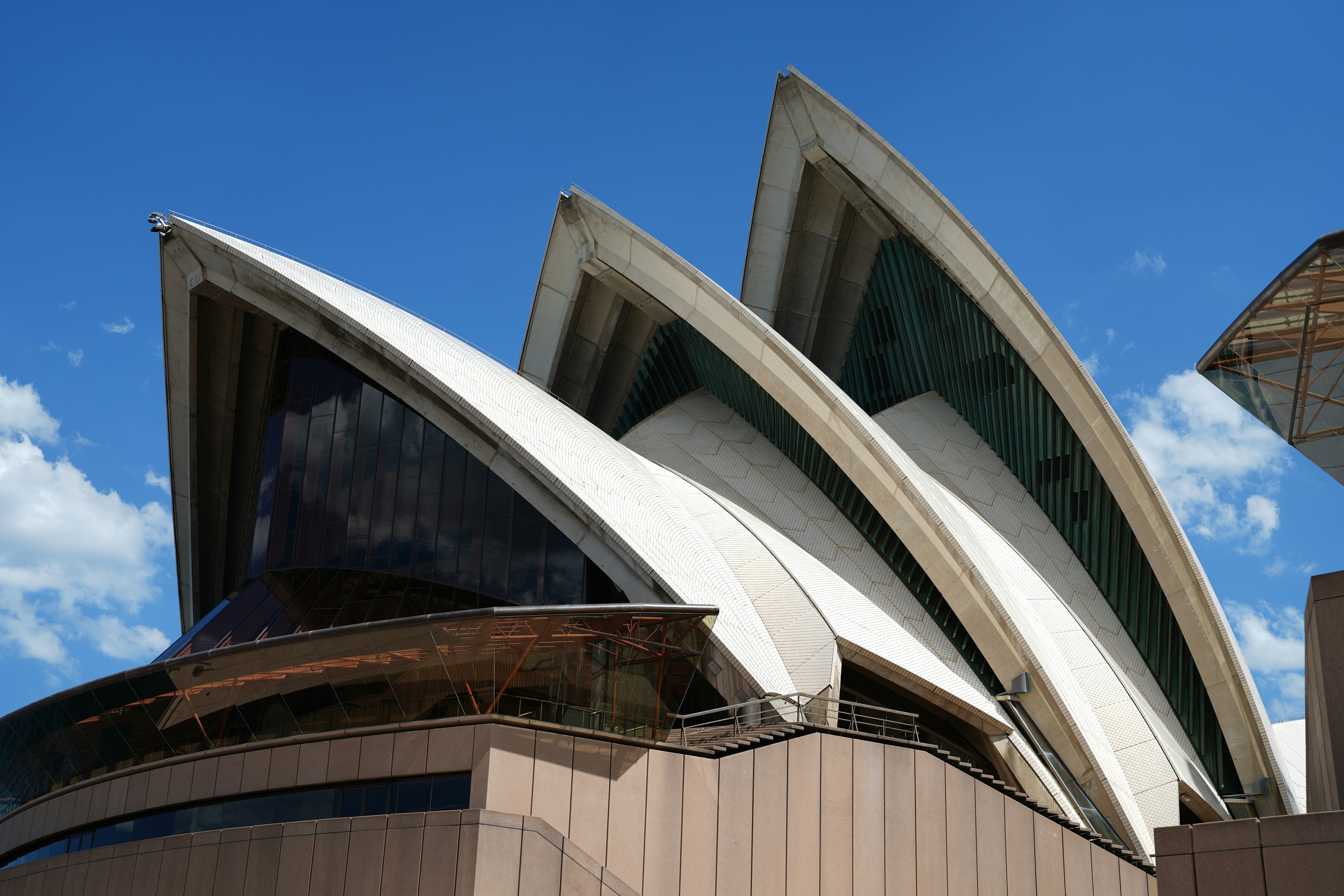 Una imagen de un edificio que se parece a la Ópera de Sídney