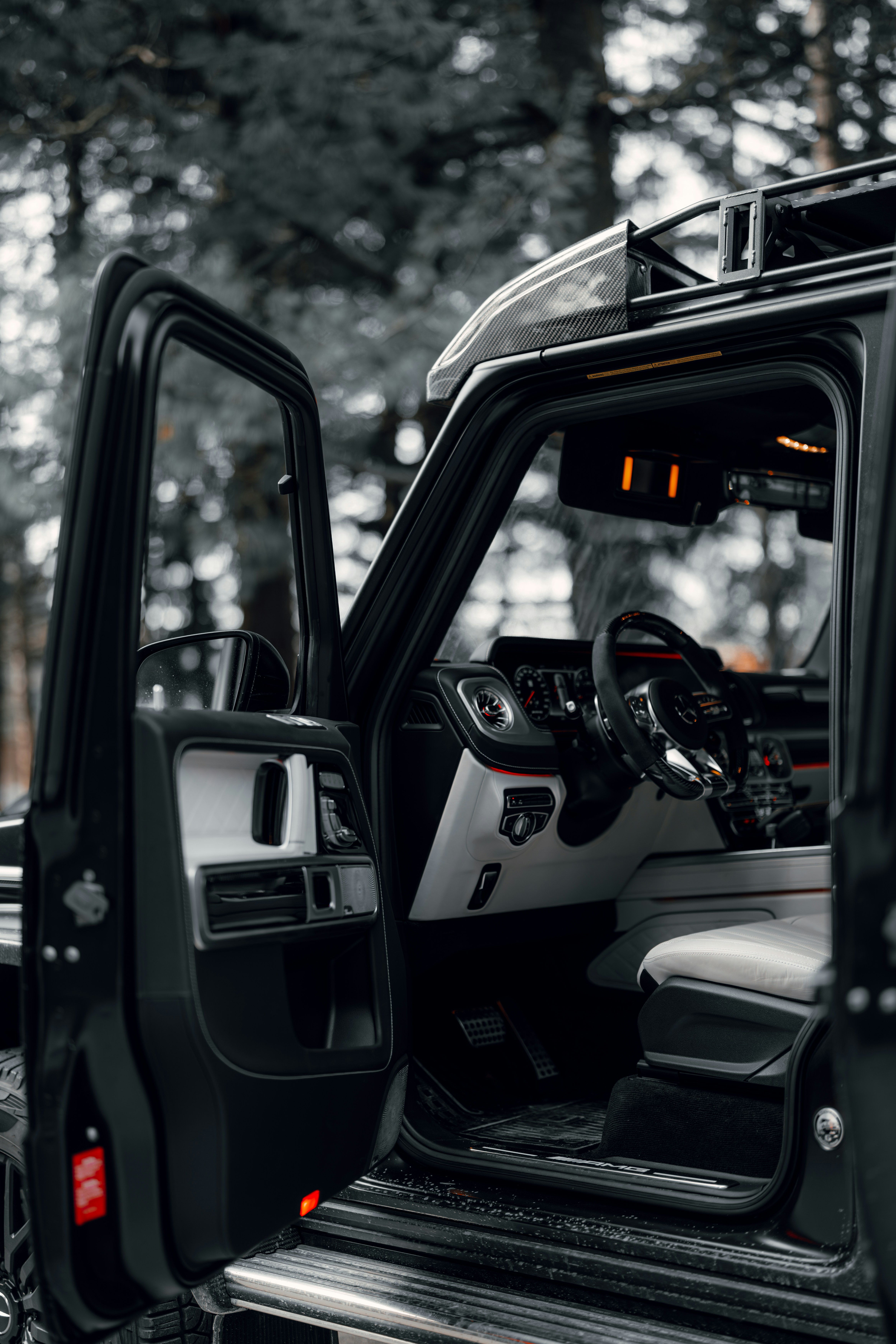 luxury truck interior, wallpaper, European Truck Cabin Interiors: A Luxurious Ride 6