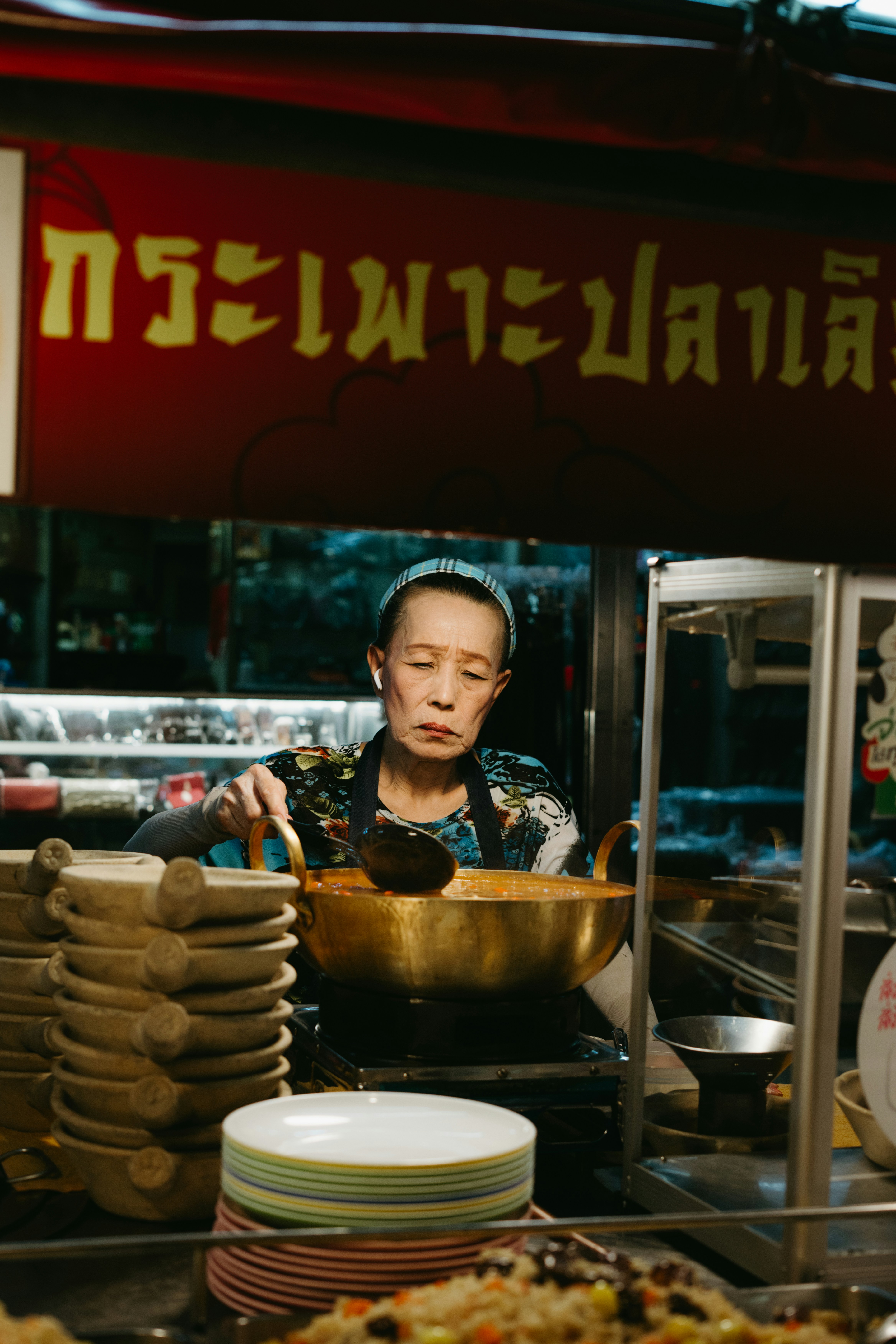 Street Food Markets and Local Eateries