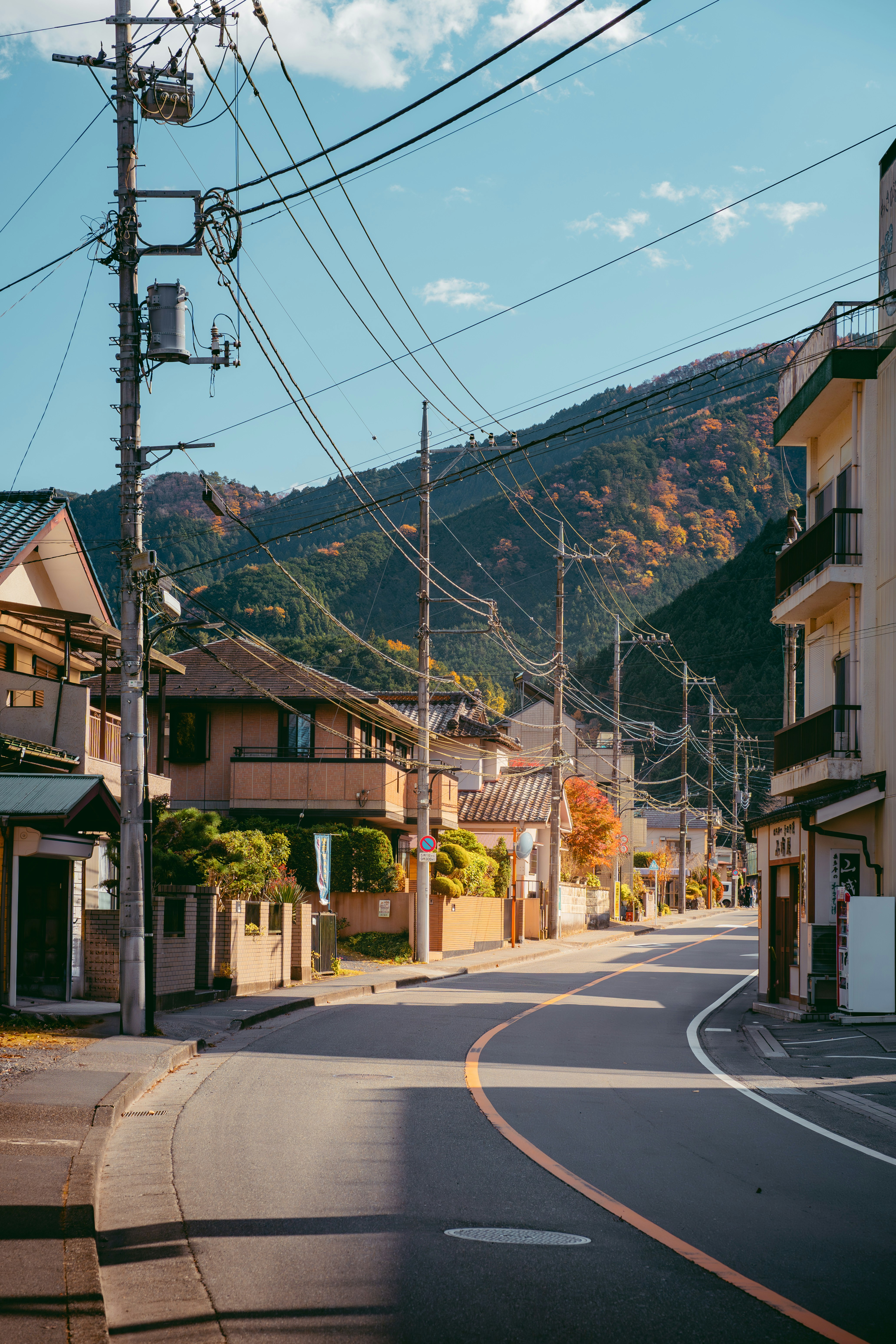 Biei Blue Pond and Patchwork Road (2–3 hours from Sapporo by car or bus)