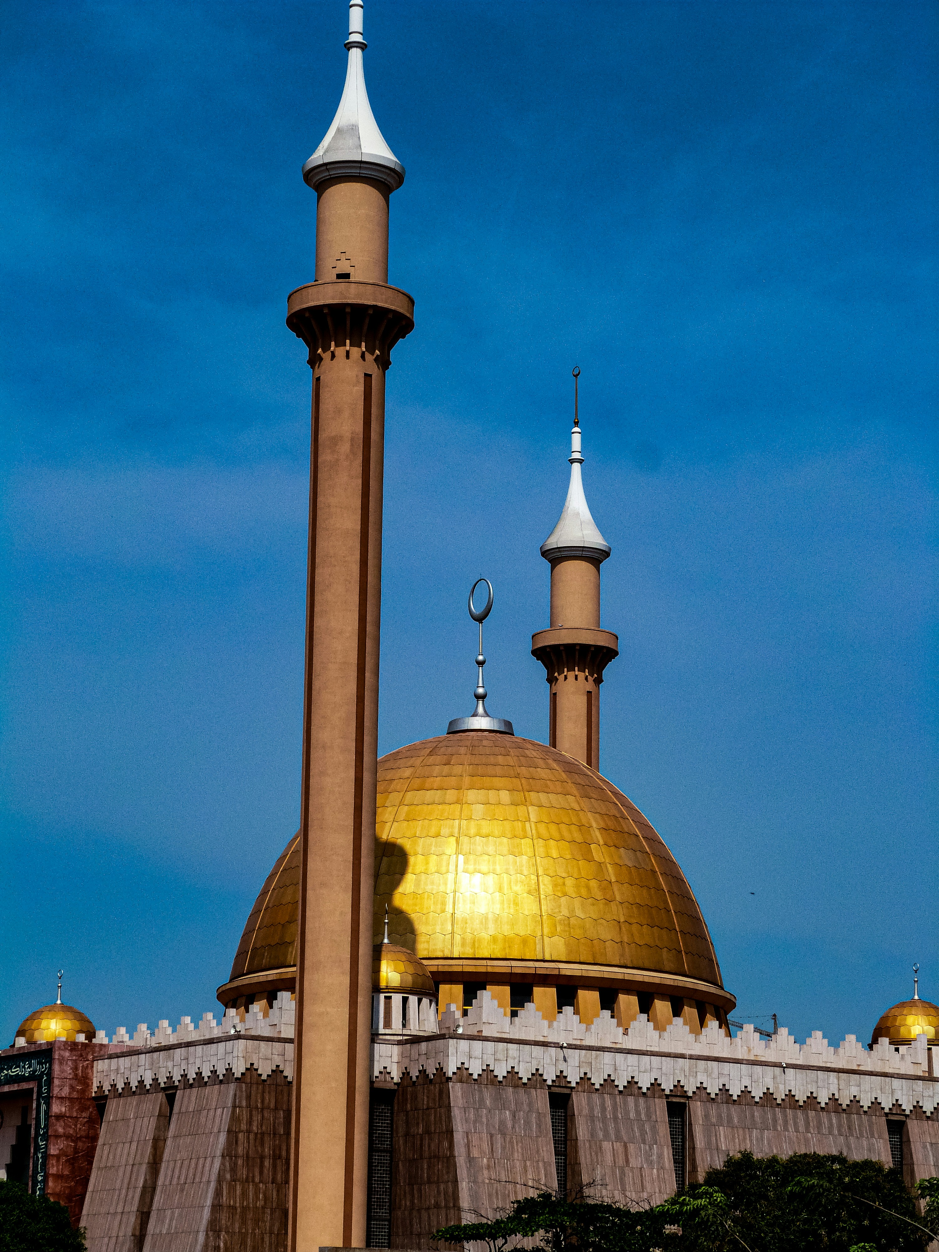 A large building with a golden dome on top of it
