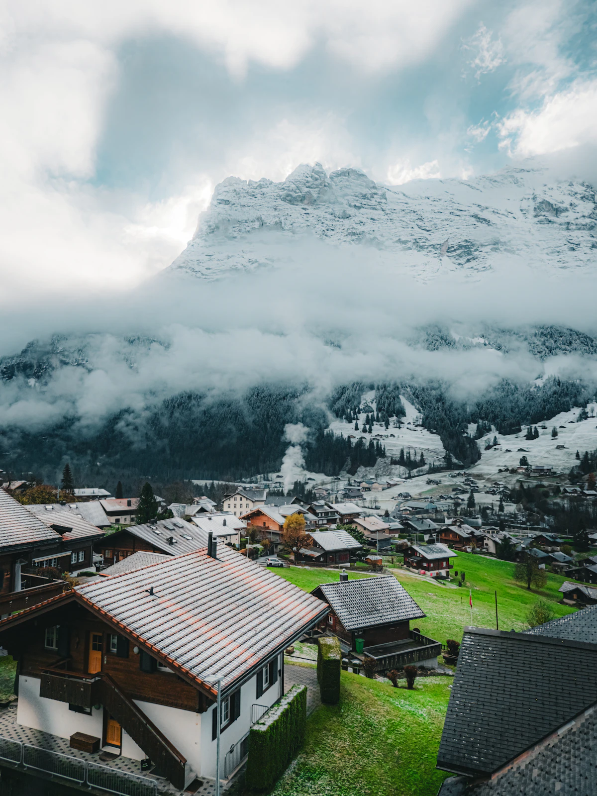 Grindelwald village with snow and mountains in winter