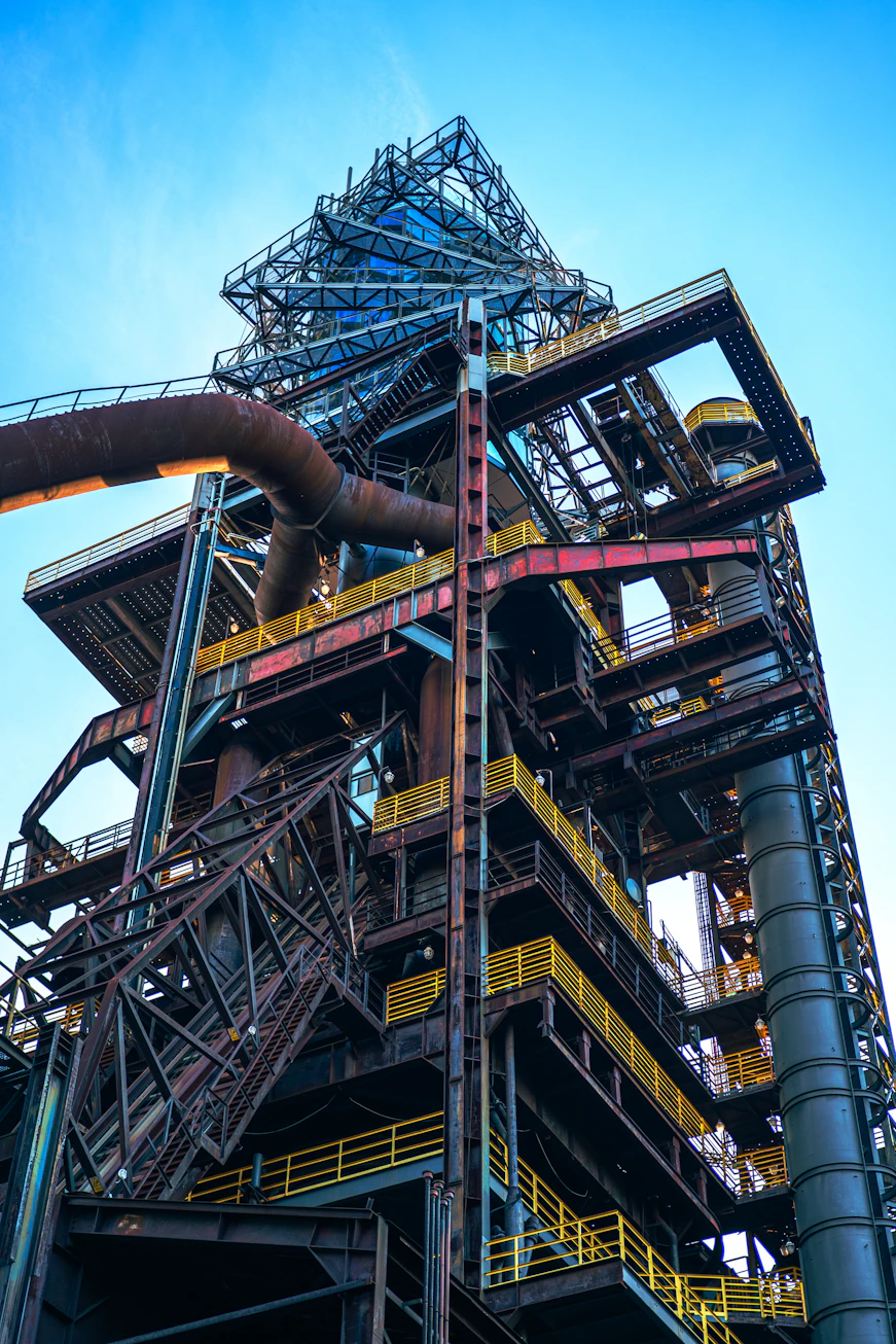 A very tall building with a lot of pipes
