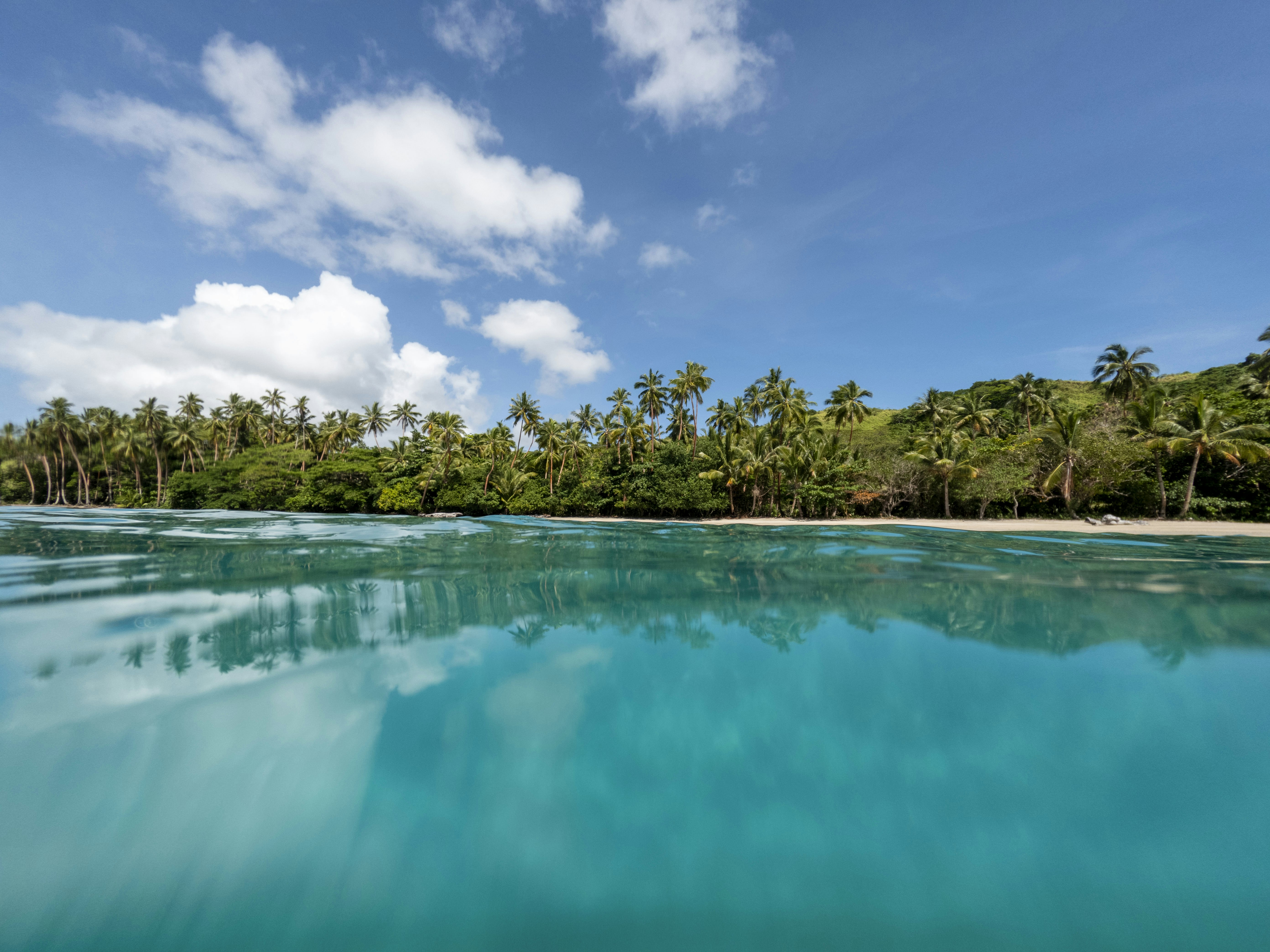 Stay online in the Fiji with a prepaid eSIM from eSIMlii. Instant activation, no roaming charges, and reliable coverage.