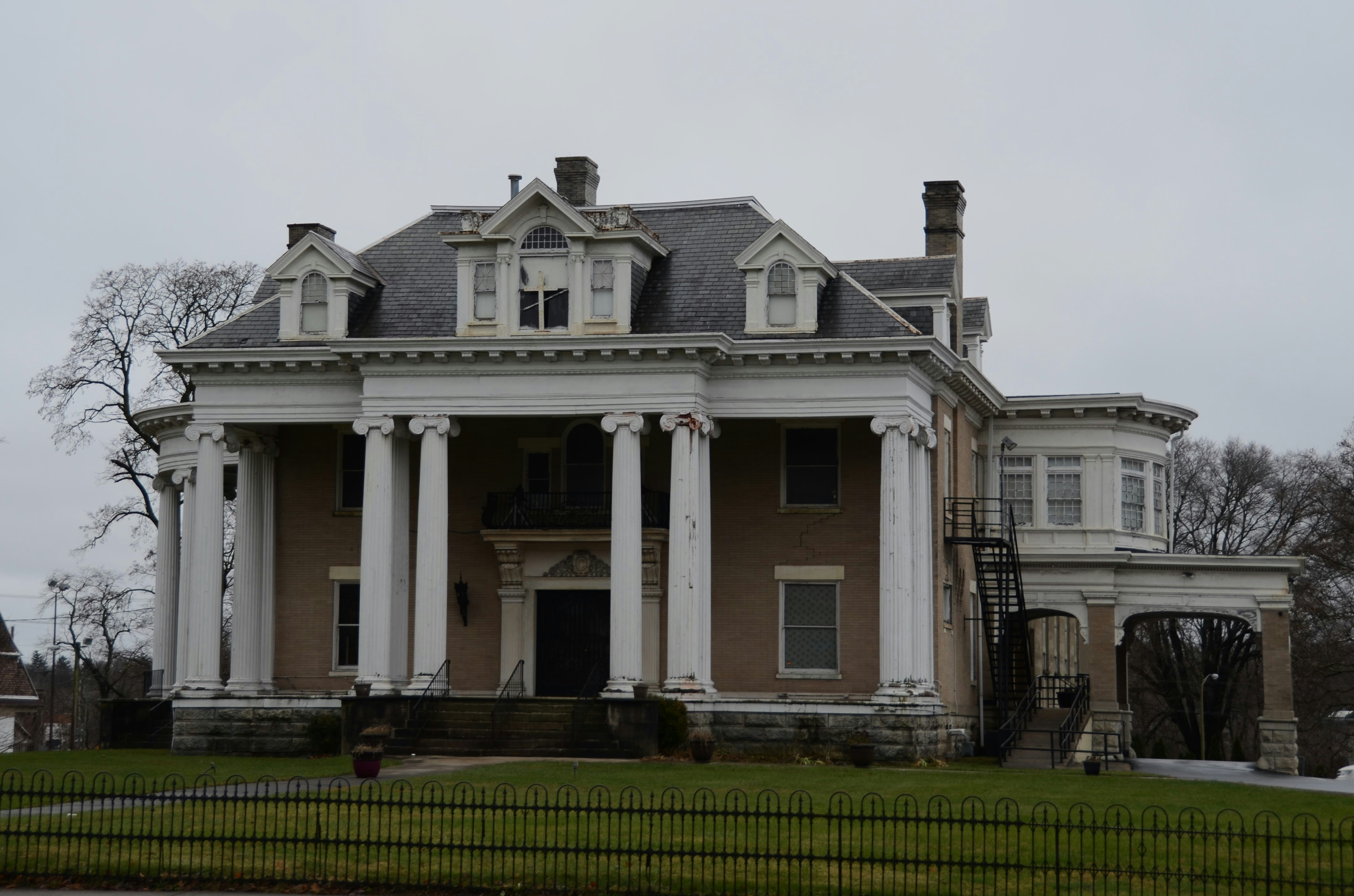historic mansion exterior in the Salisbury area - Salisbury event venues
