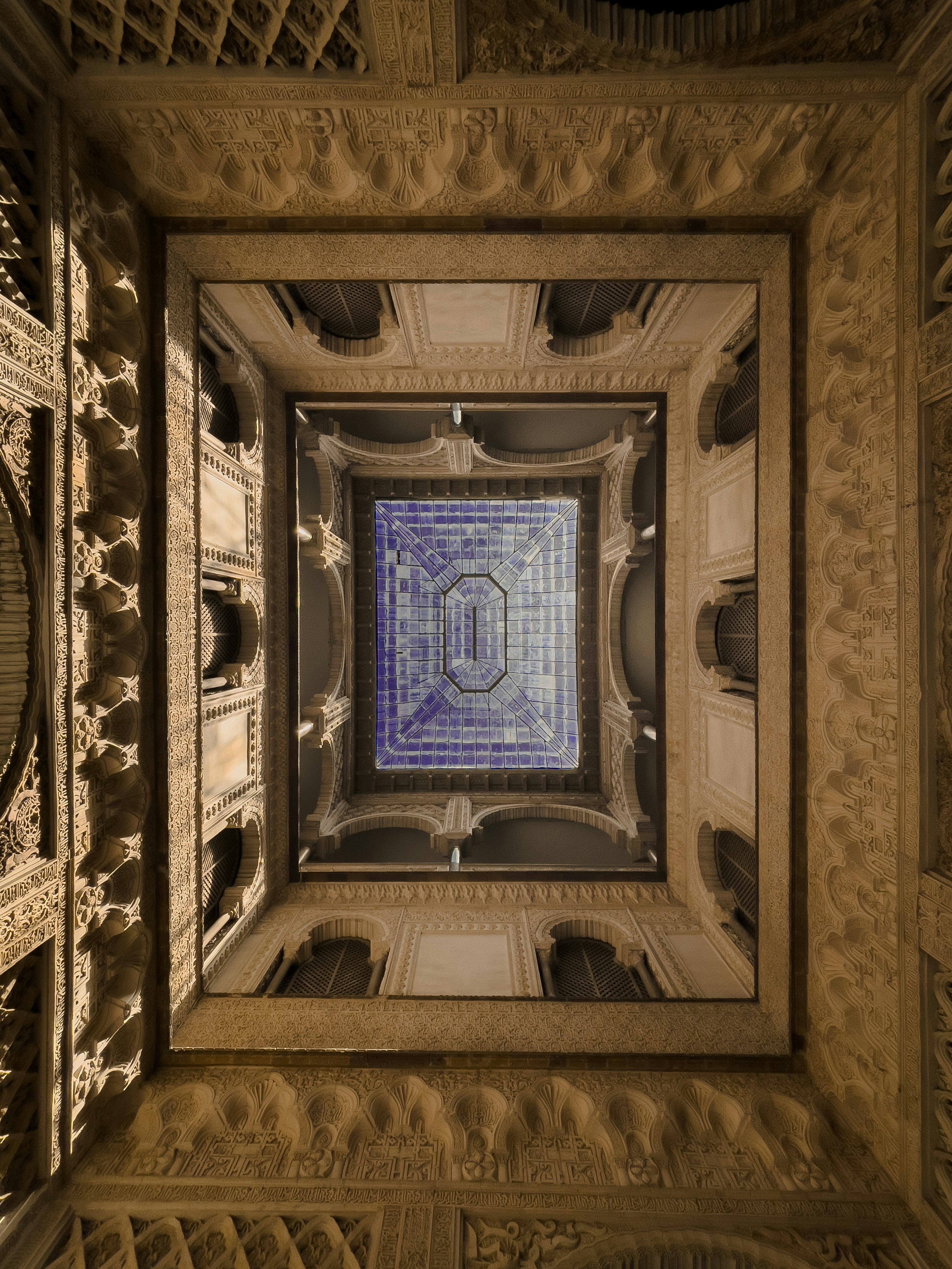 A view of a ceiling in a building